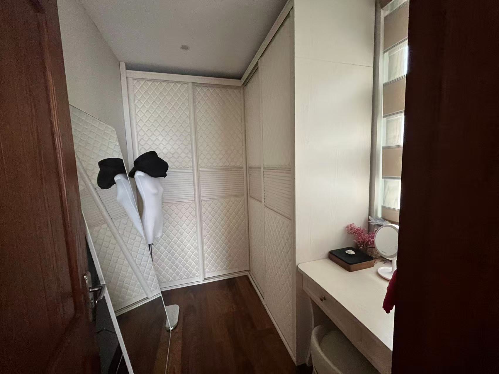 江海皇都私家花园 4室2厅2卫 248m&sup2;