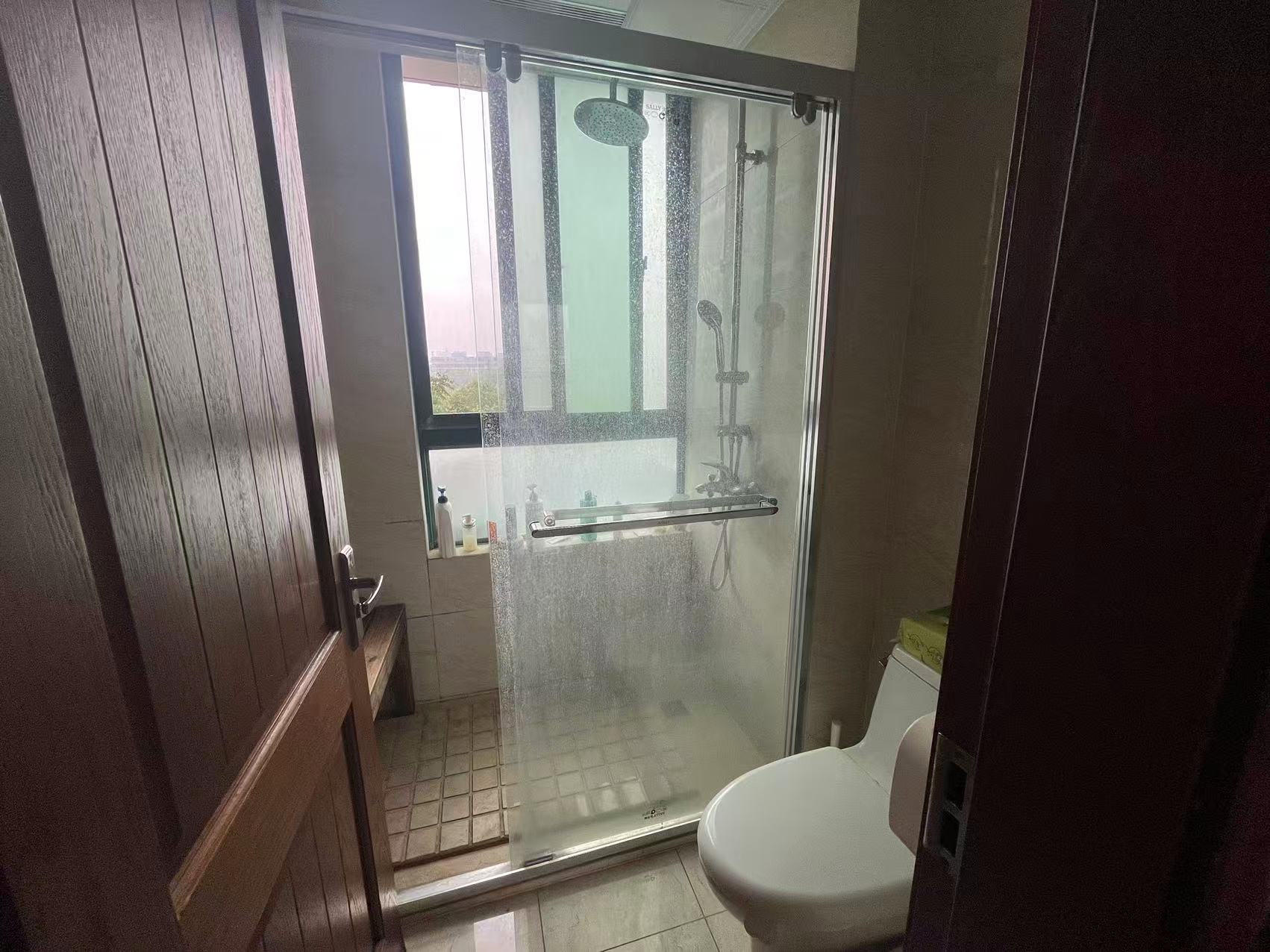 江海皇都私家花园 4室2厅2卫 248m&sup2;