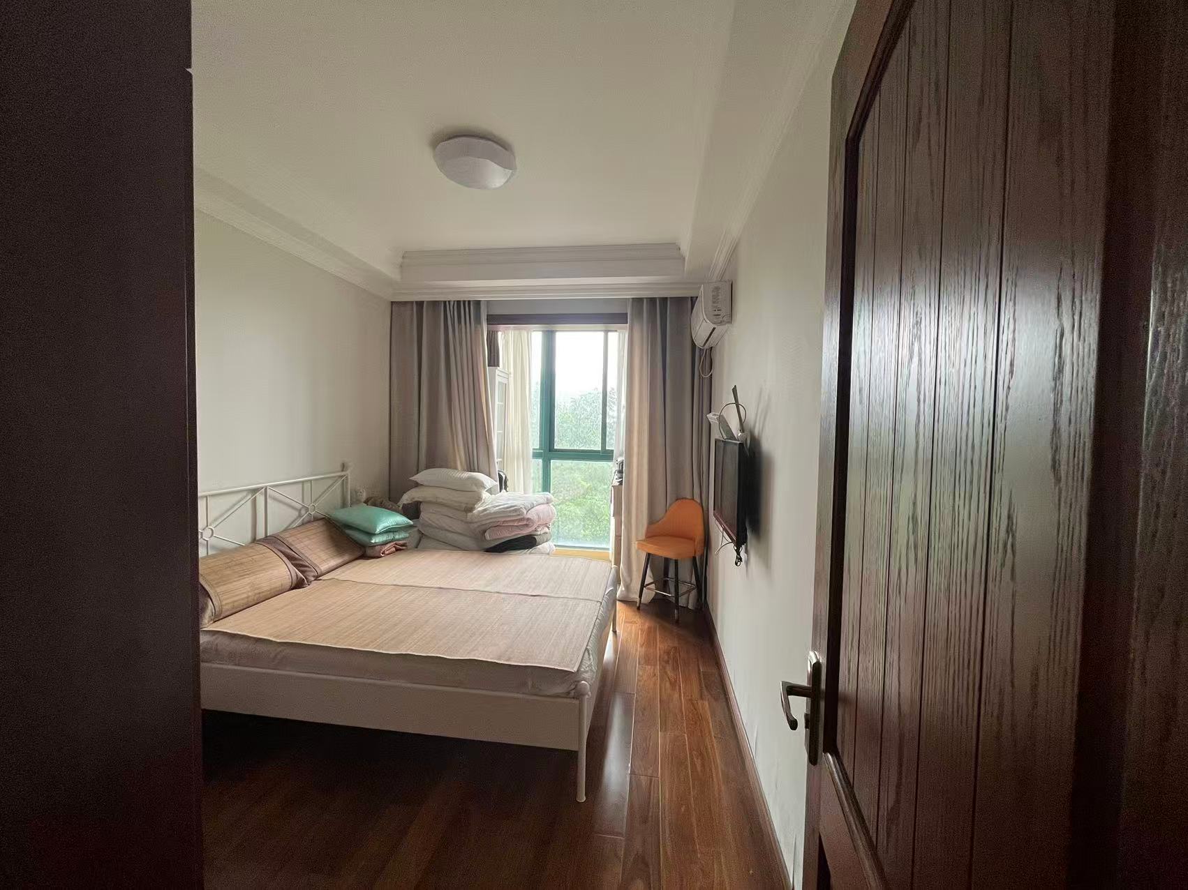 江海皇都私家花园 4室2厅2卫 248m&sup2;
