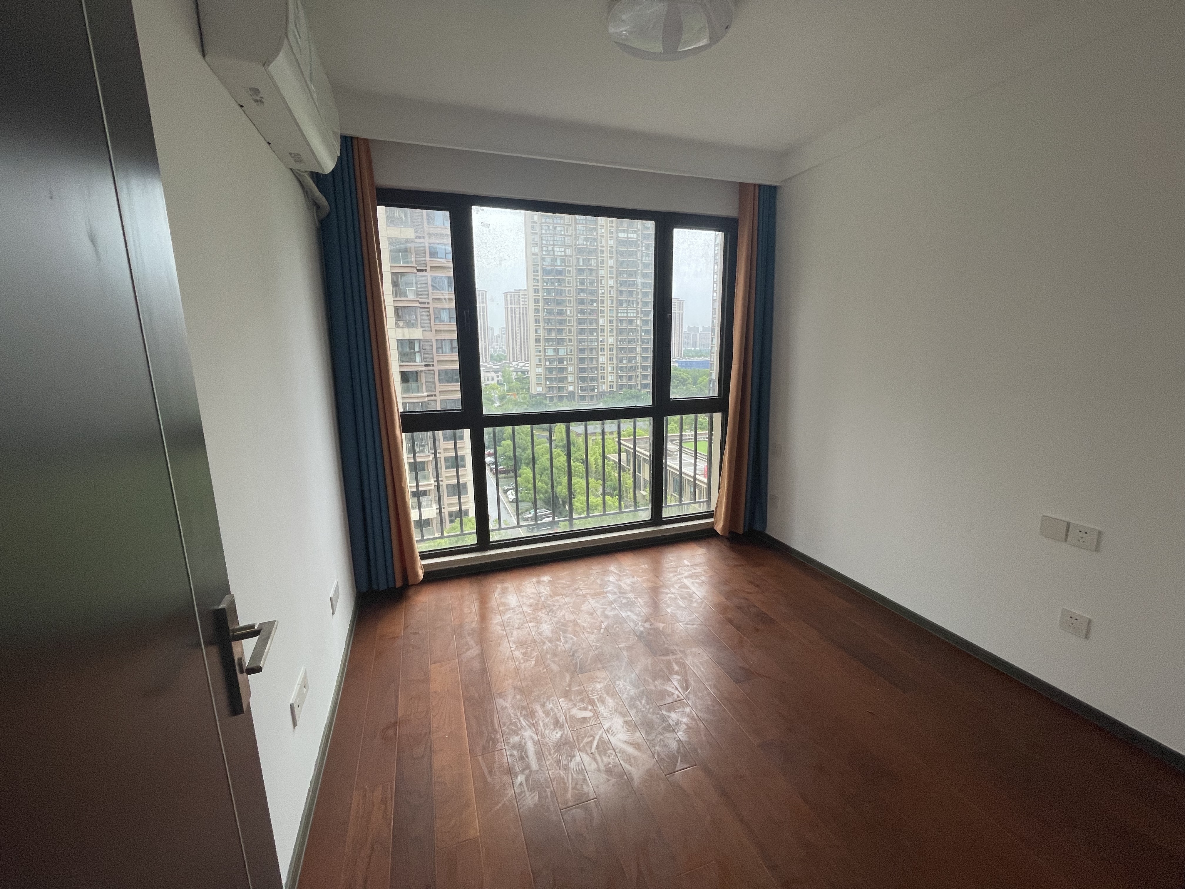 云樾东方 3室2厅2卫 134m&sup2;