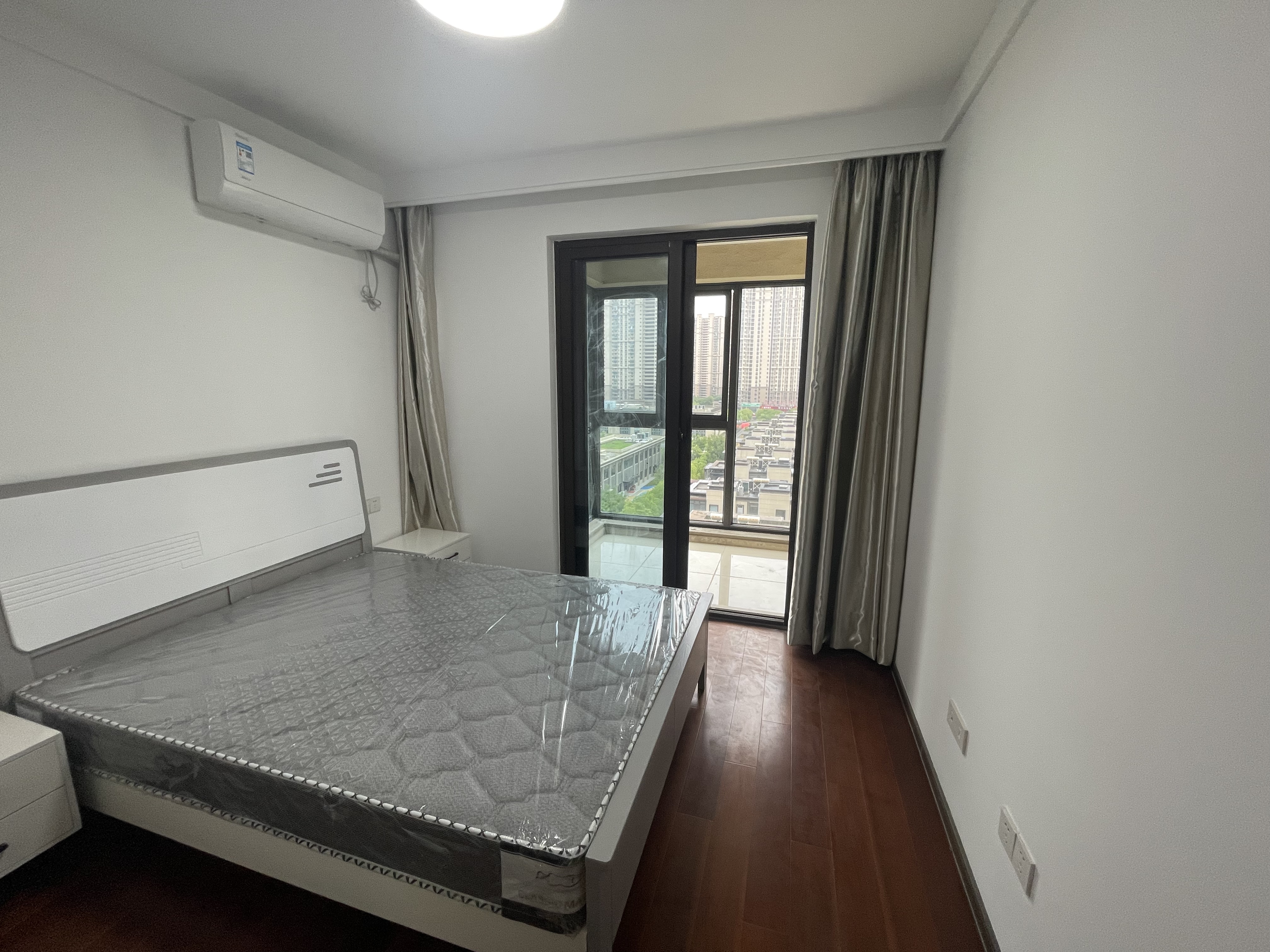 云樾东方 3室2厅2卫 134m&sup2;