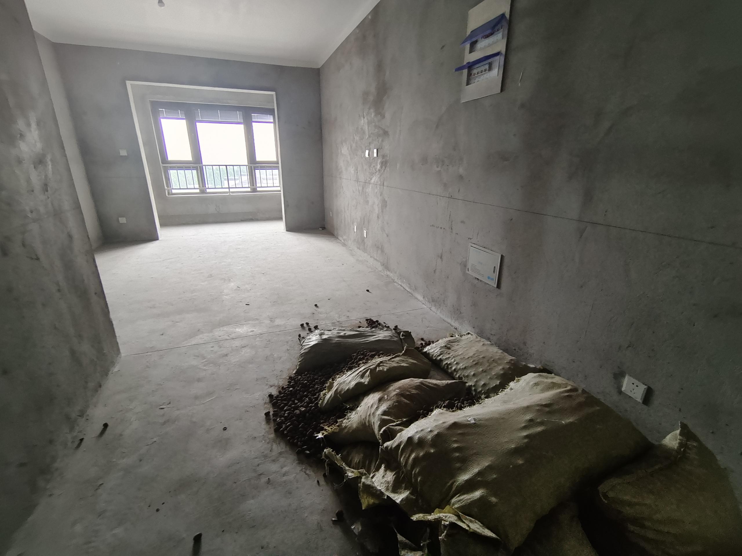 中兴兰溪荟 2室2厅2卫 102m&sup2;