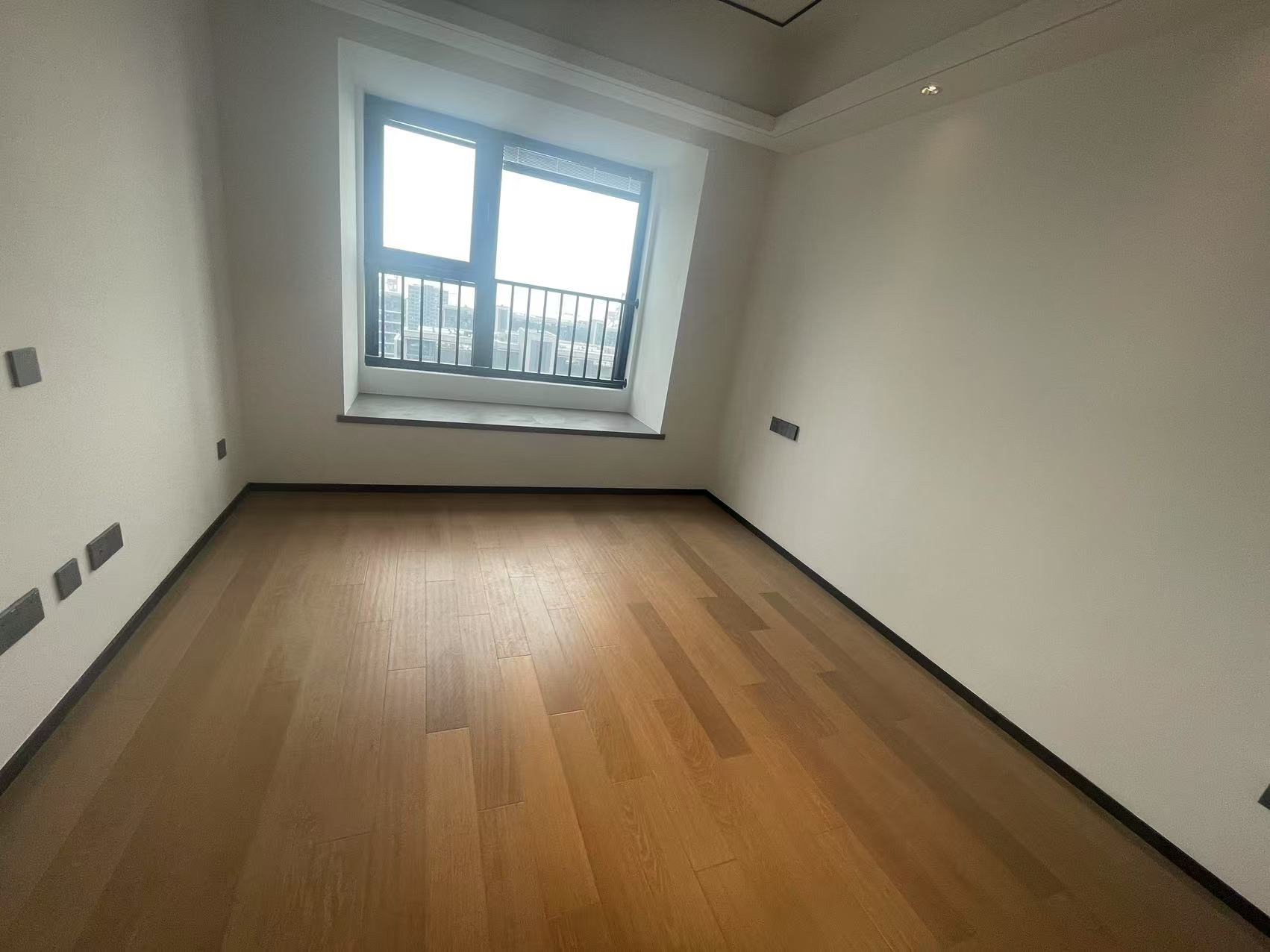 滨江道静园 3室2厅1卫 100m&sup2;