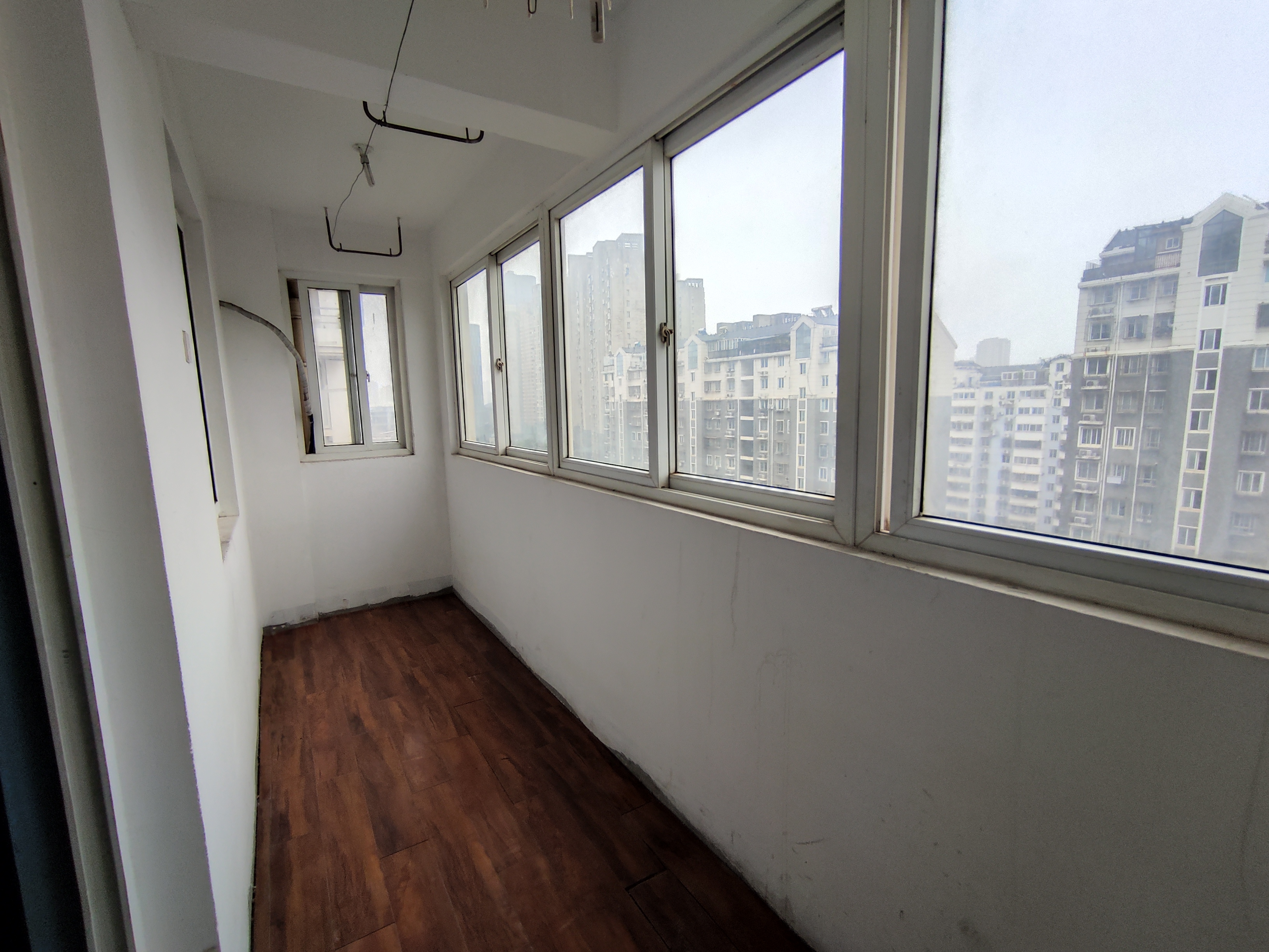锦安花园一期 3室2厅2卫 127m&sup2;