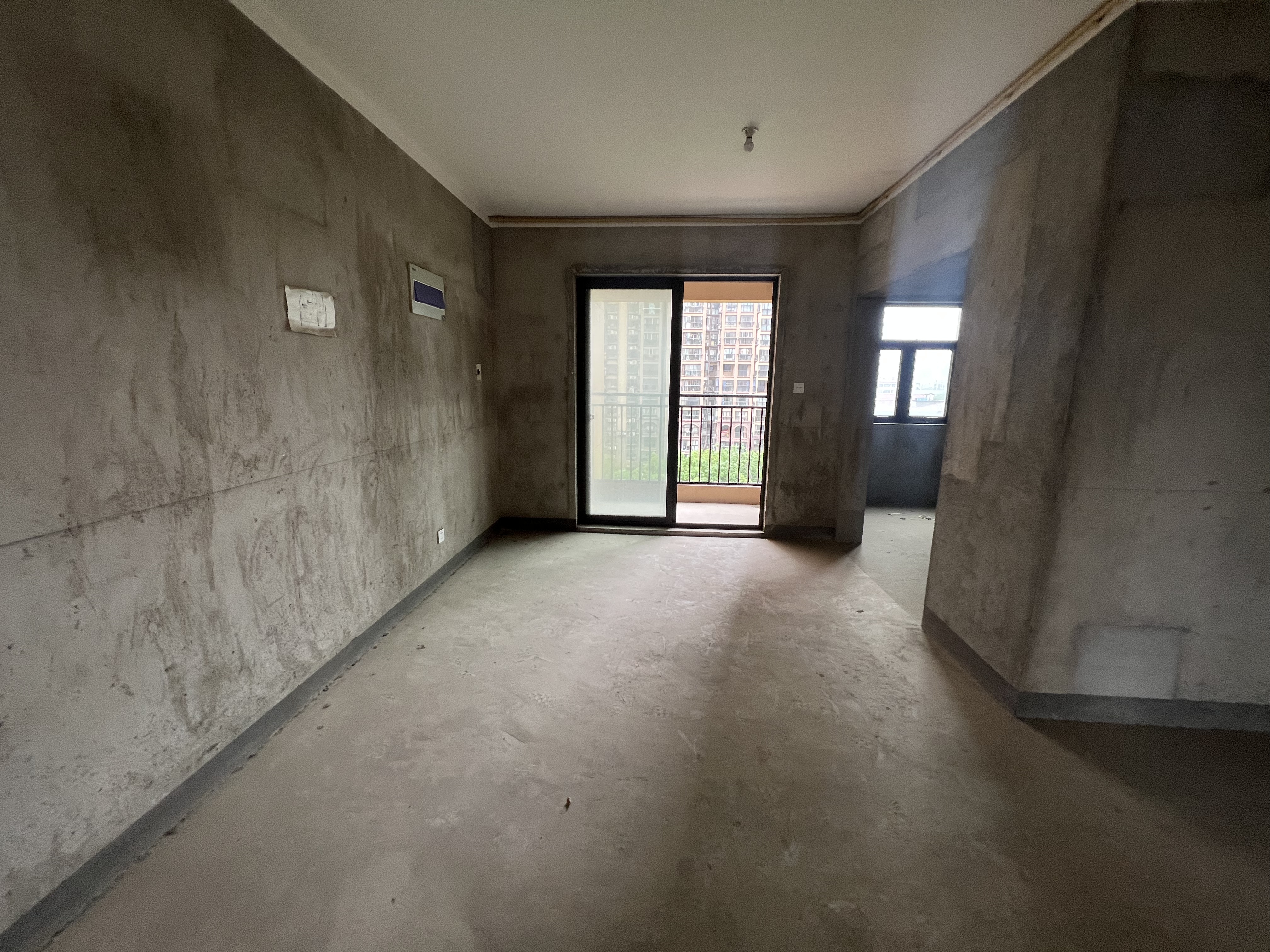 华强城四期 3室2厅2卫 127.35m&sup2;