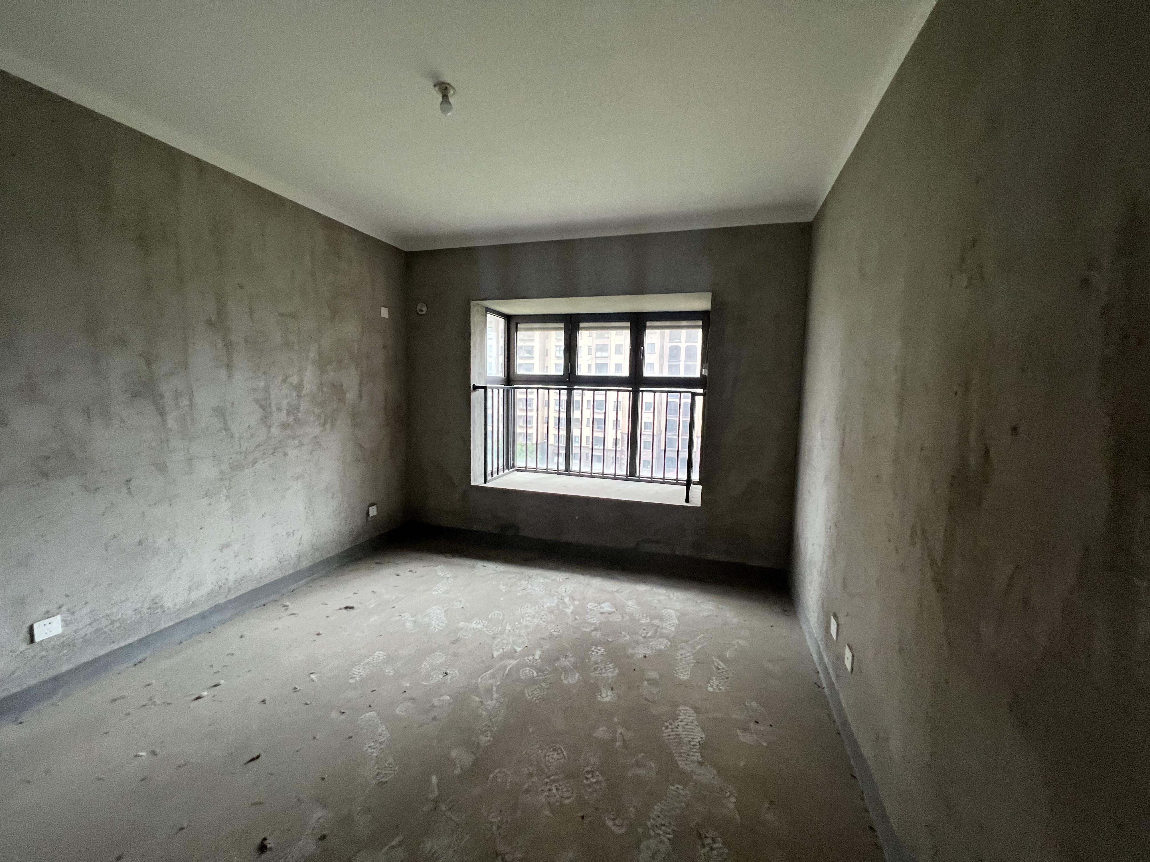 华强城四期 3室2厅2卫 127.35m&sup2;