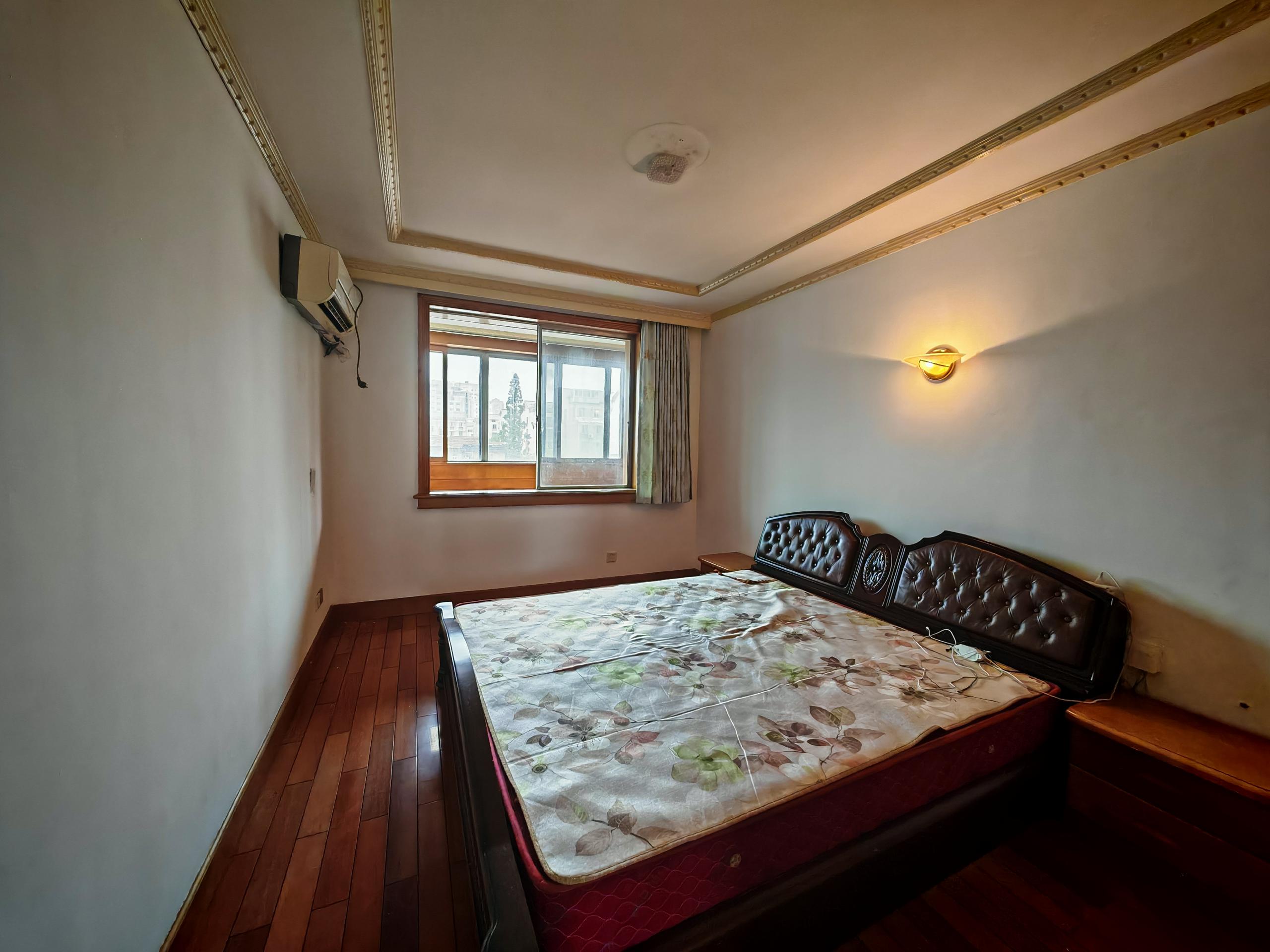 富贵北园 4室2厅2卫 150.00m&sup2;