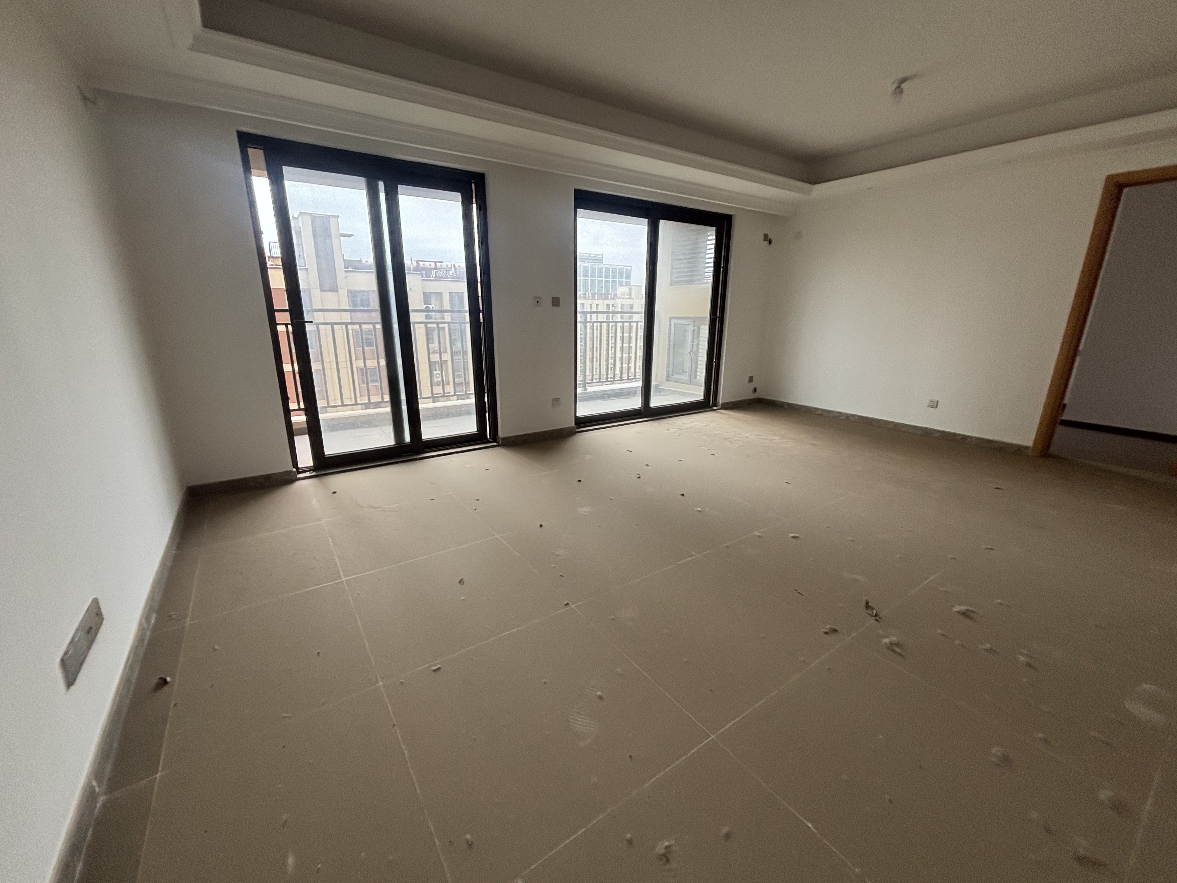 富力院士廷 4室2厅2卫 156m&sup2;