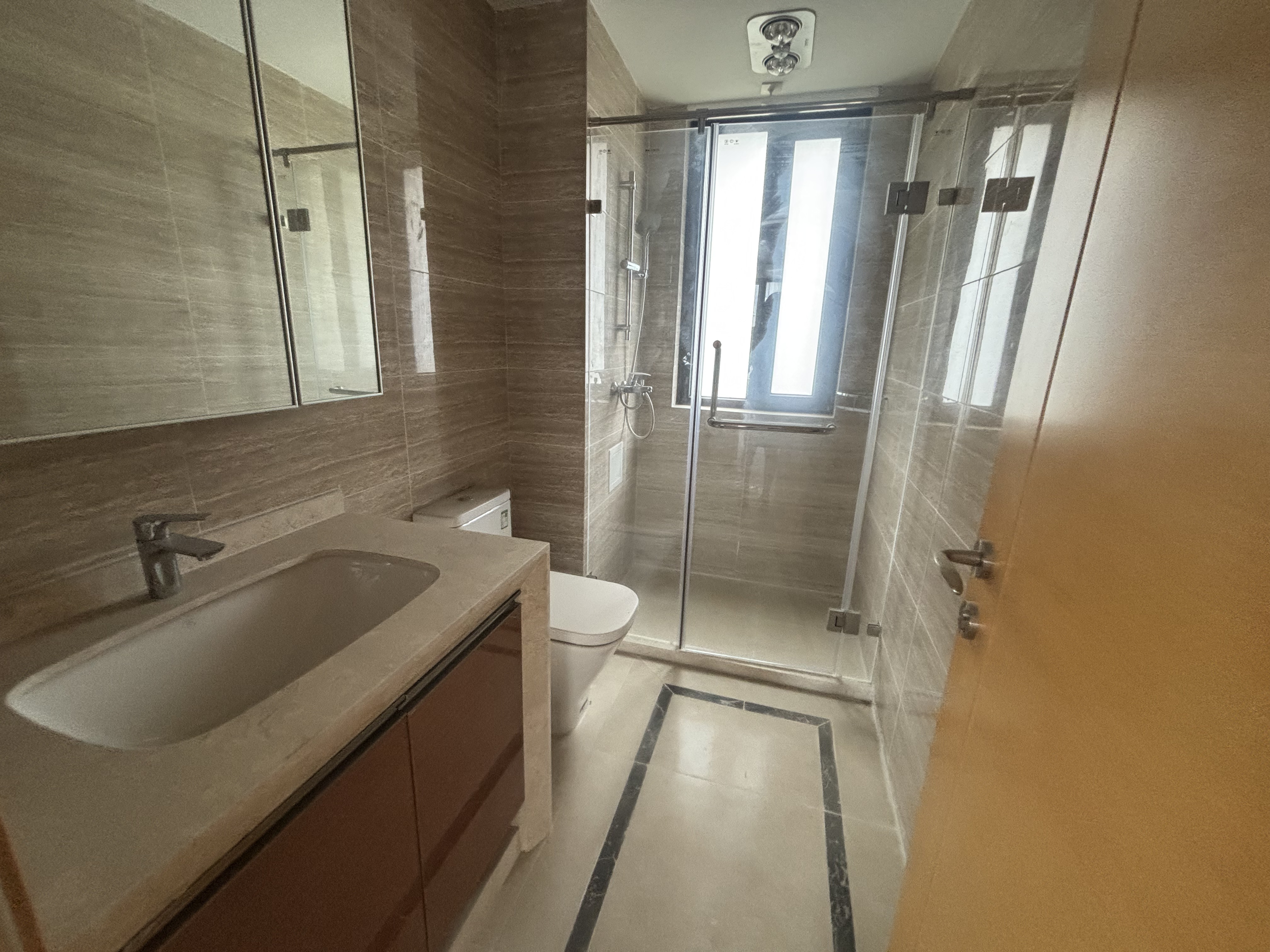 富力院士廷 4室2厅2卫 156m&sup2;