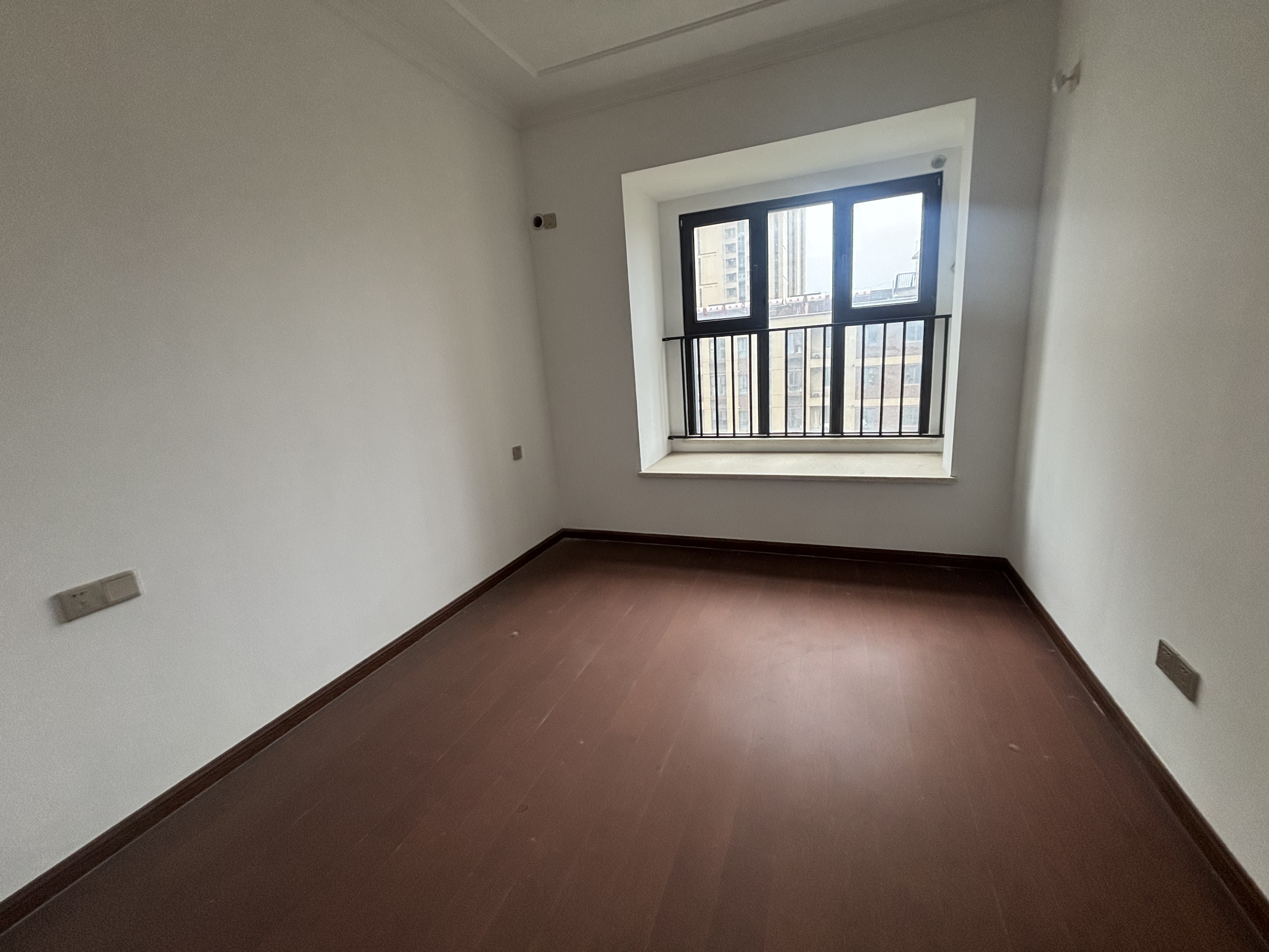 富力院士廷 4室2厅2卫 156m&sup2;