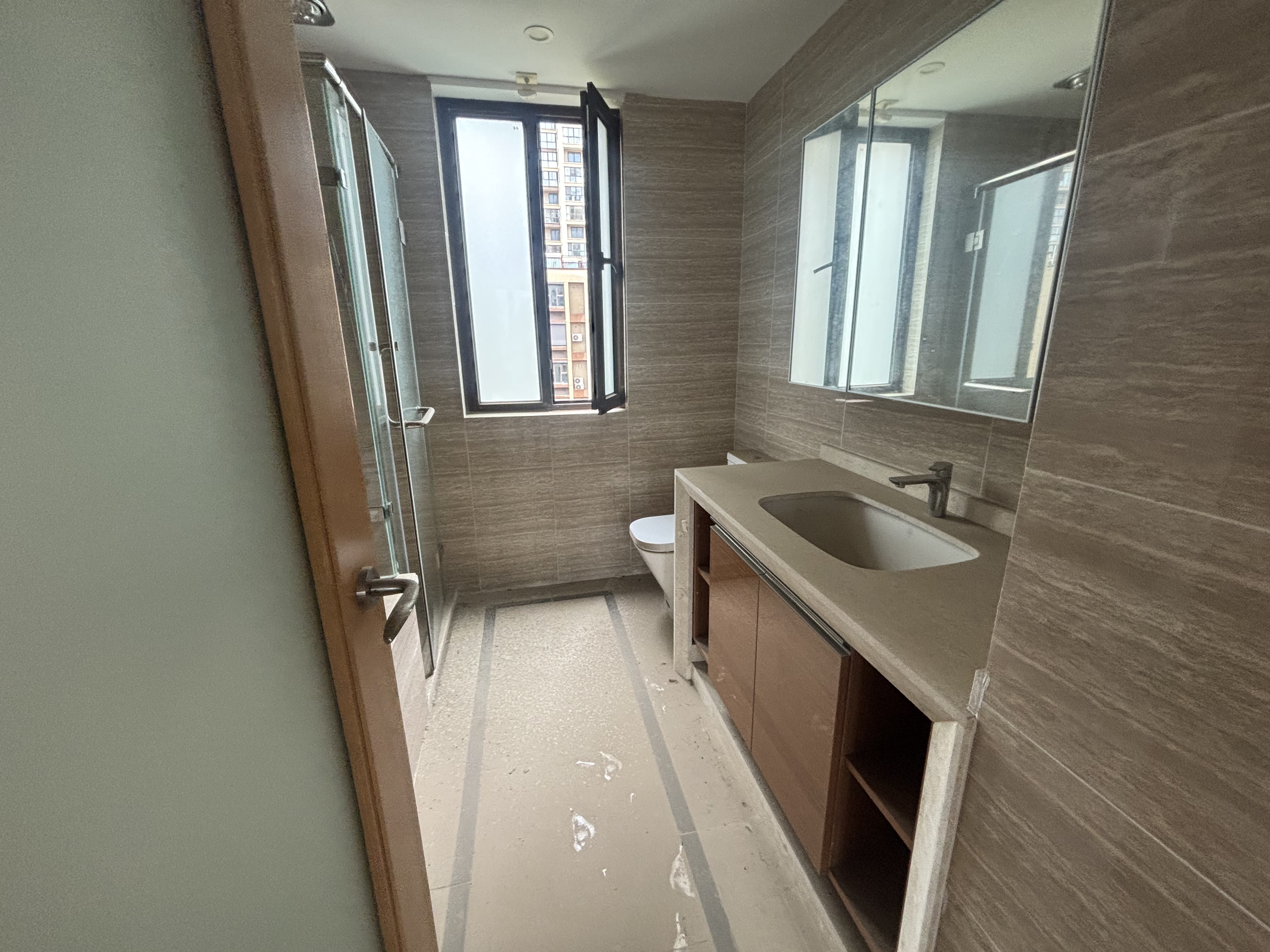 富力院士廷 4室2厅2卫 156m&sup2;