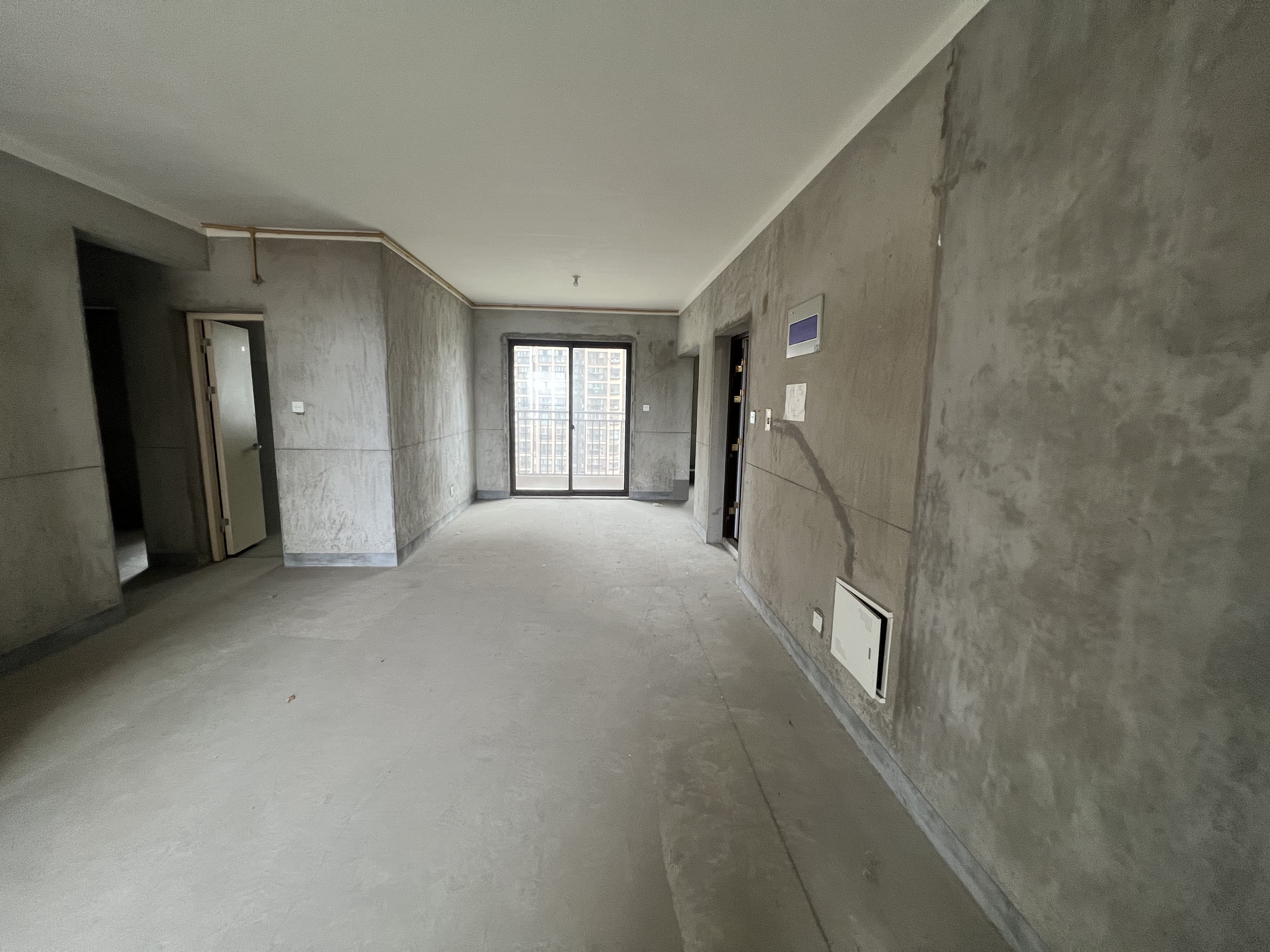 华强城 4室2厅2卫 145m²