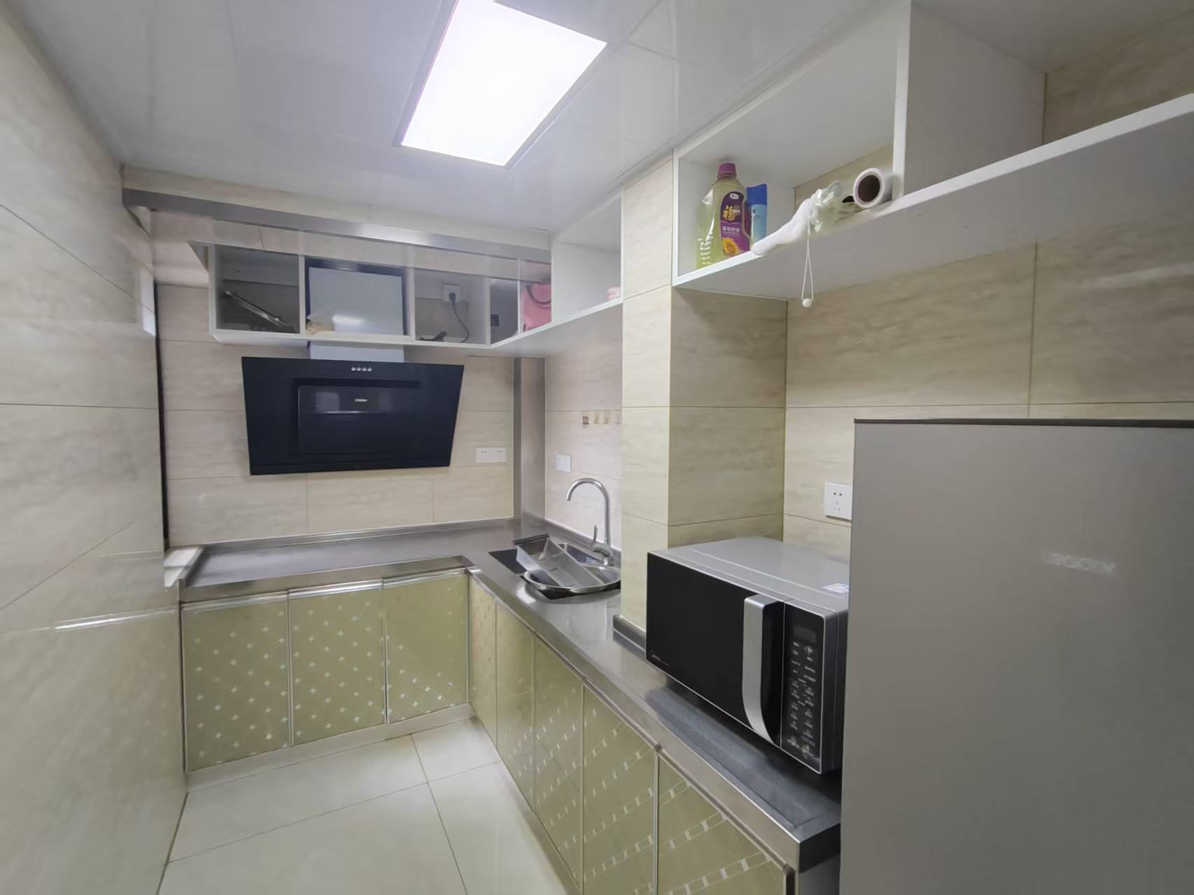 中南大厦 1室1厅1卫 80m&sup2;