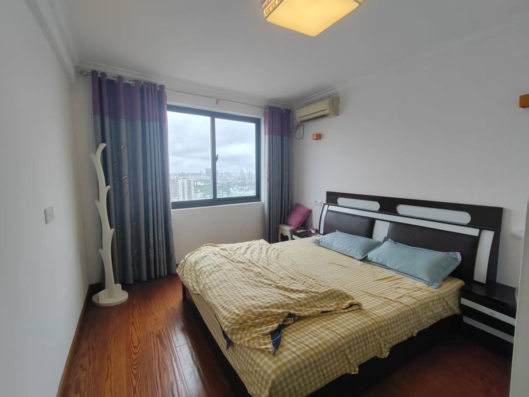 中南大厦 1室1厅1卫 80m&sup2;