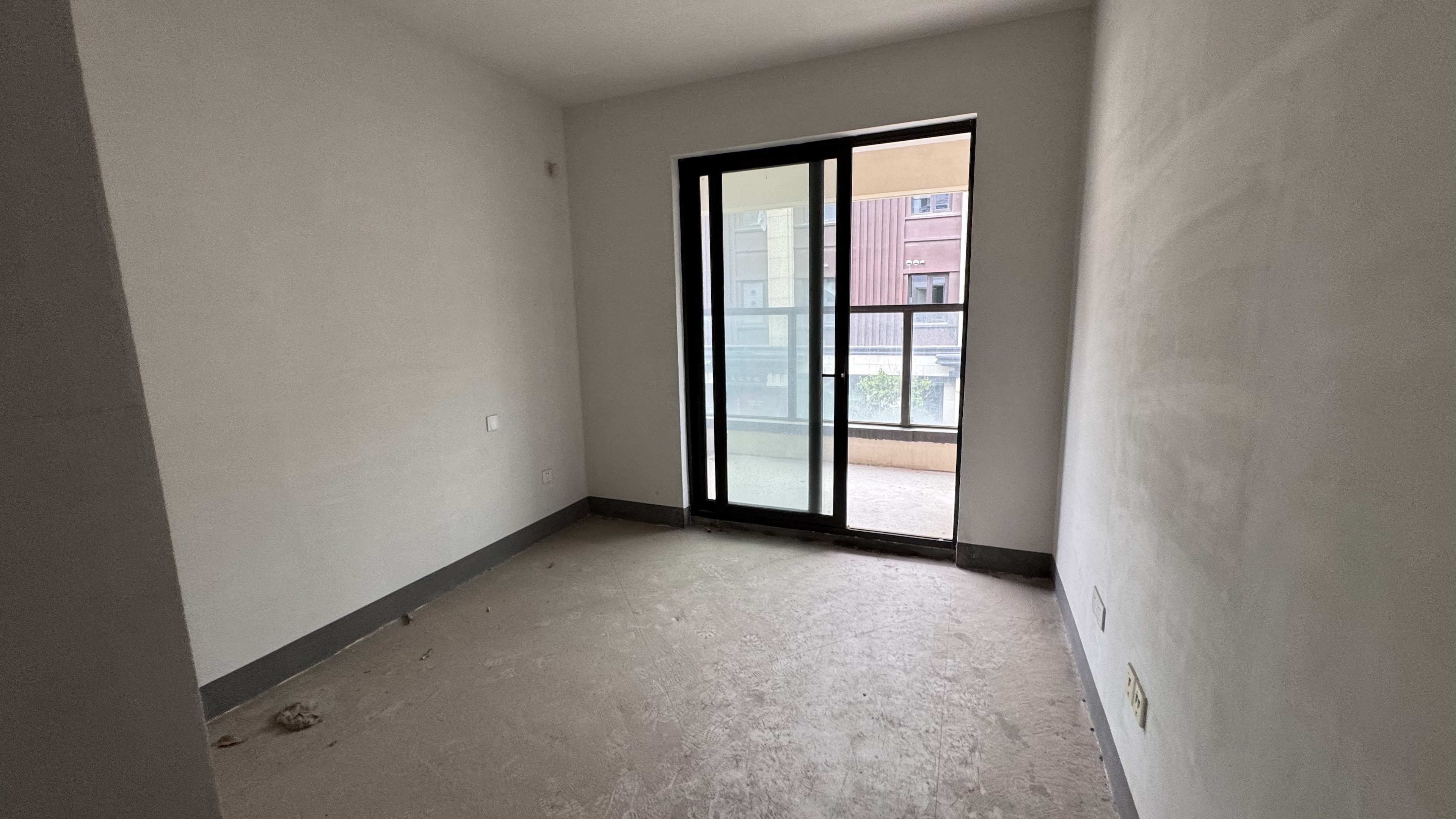 龙湖天宸源著 5室2厅3卫 265.40m&sup2;