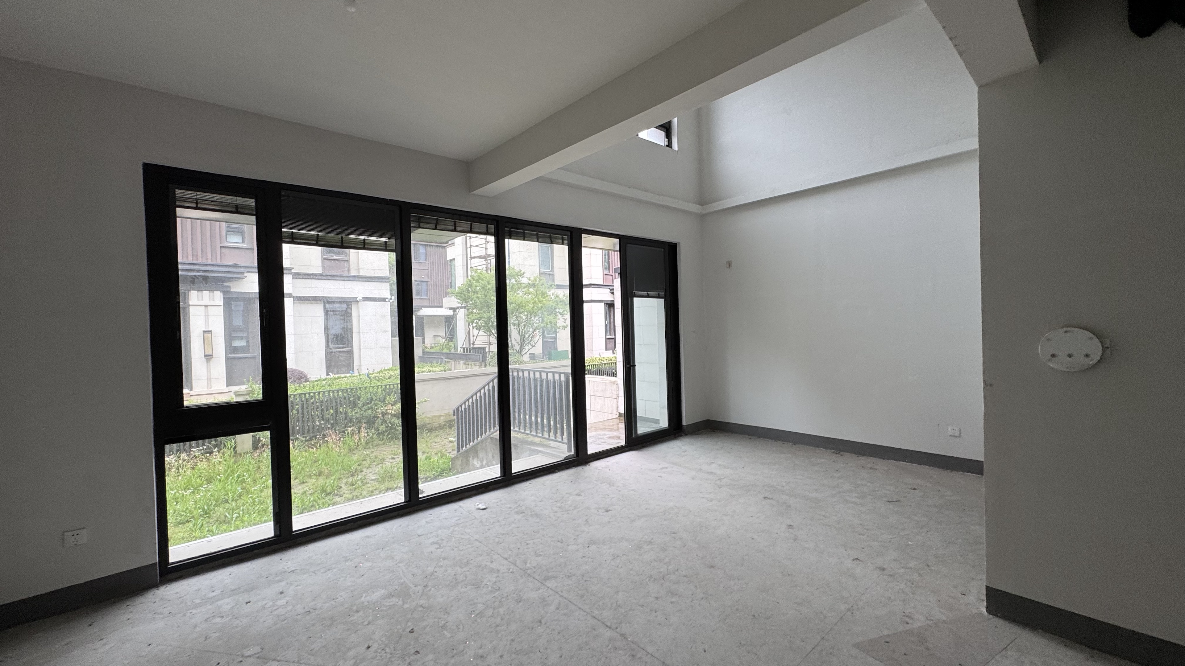 龙湖天宸源著 5室2厅3卫 265.40m&sup2;