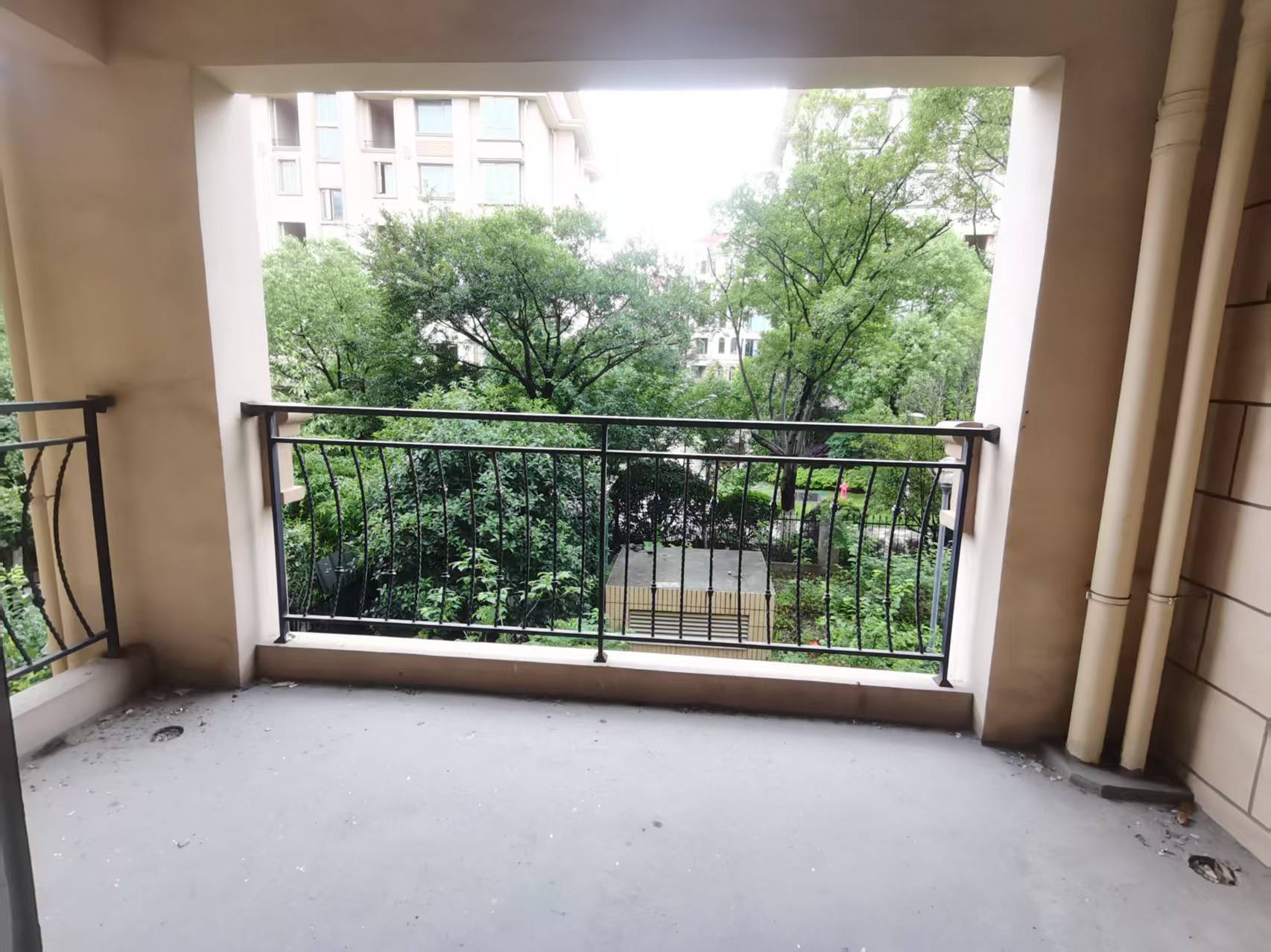 军山花园 4室2厅2卫 178m&sup2;