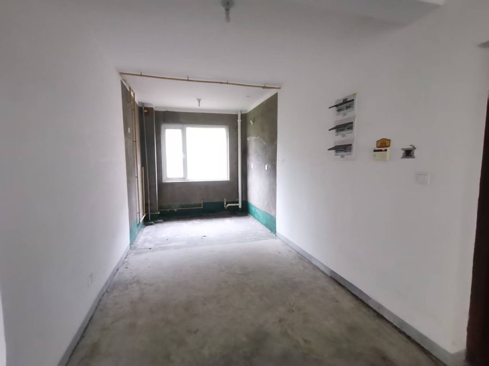 军山花园 4室2厅2卫 178m²