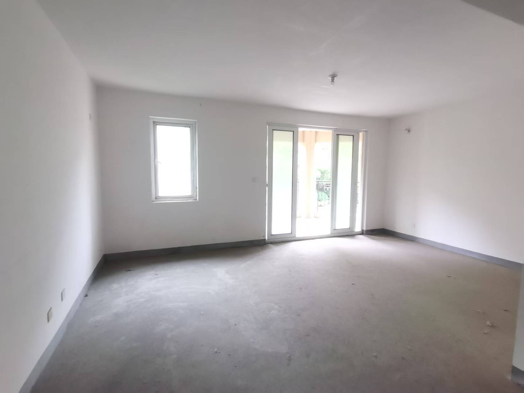 军山花园 4室2厅2卫 178m&sup2;