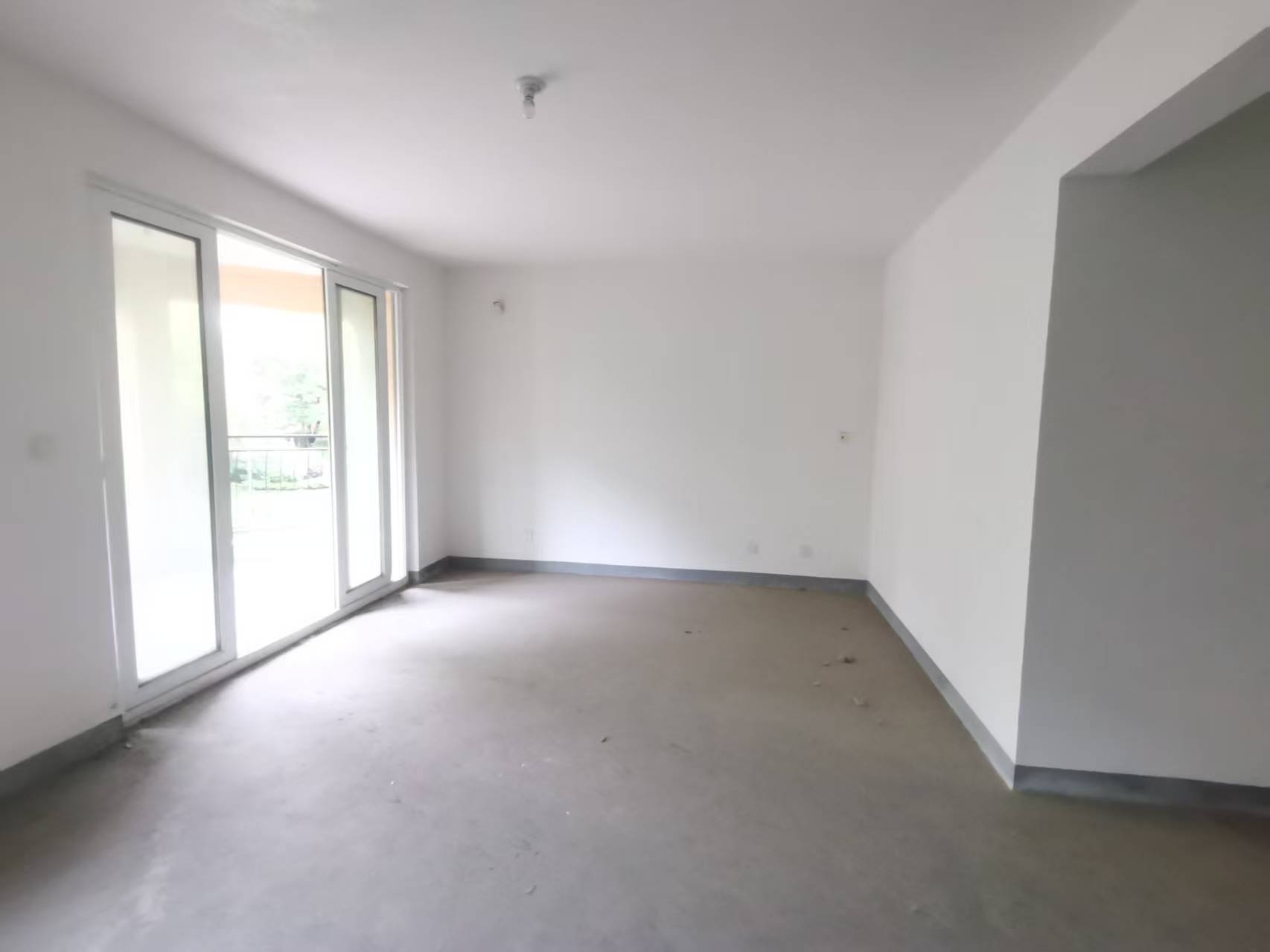 军山花园 4室2厅2卫 178m&sup2;