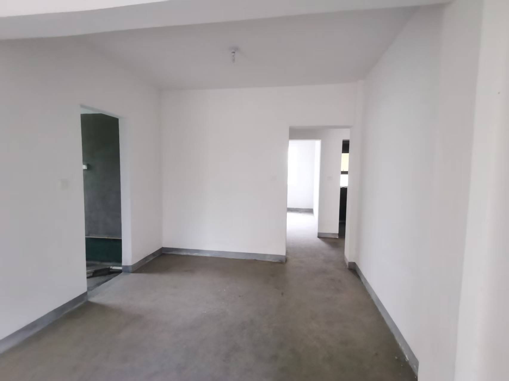 军山花园 4室2厅2卫 178m&sup2;