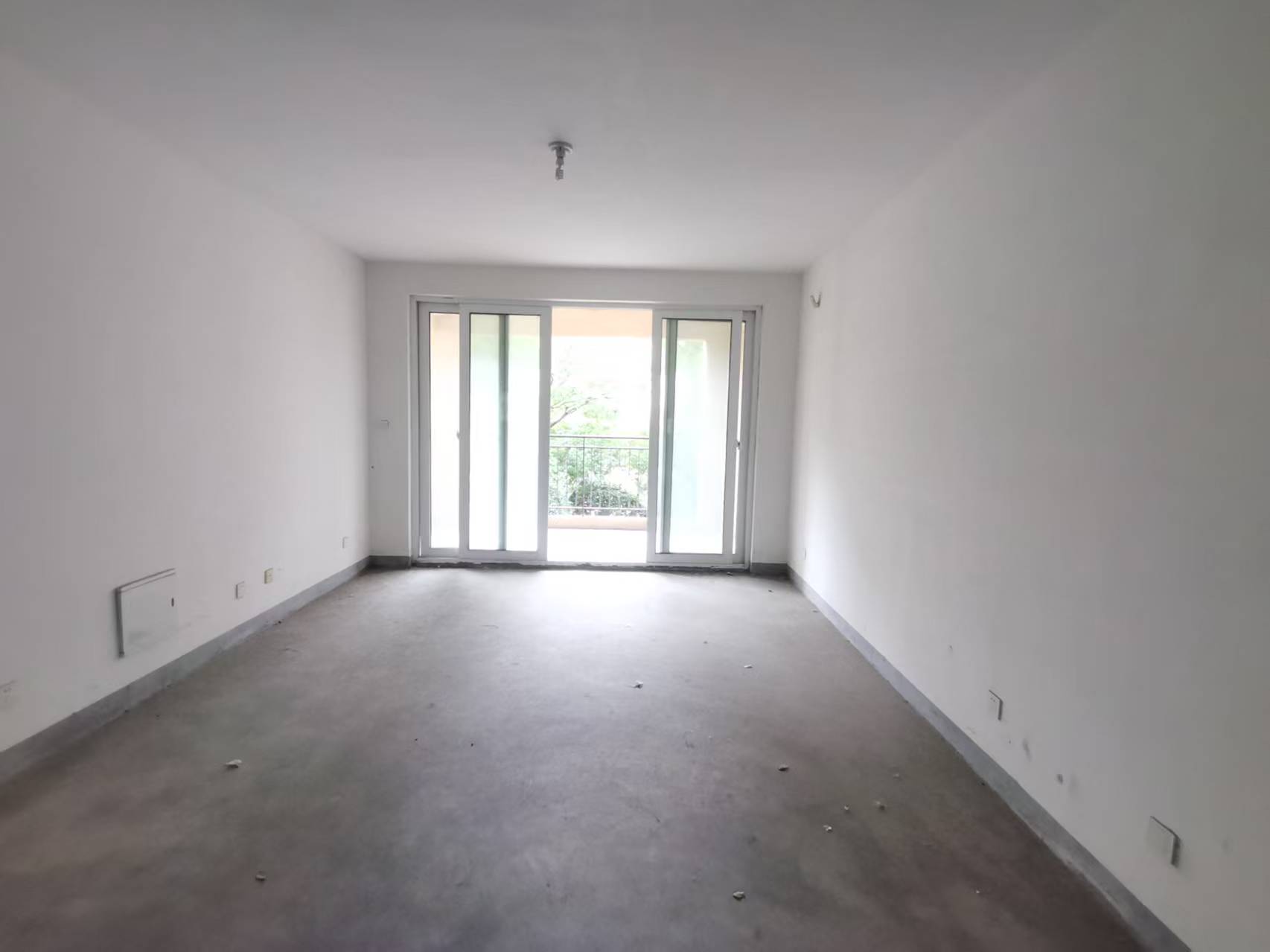 军山花园 4室2厅2卫 178m&sup2;