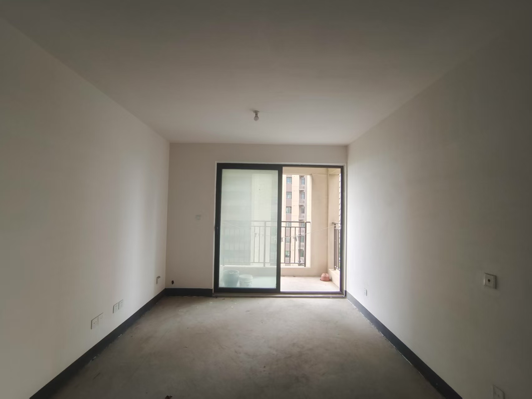绿地新里城 3室2厅1卫 90.89m&sup2;
