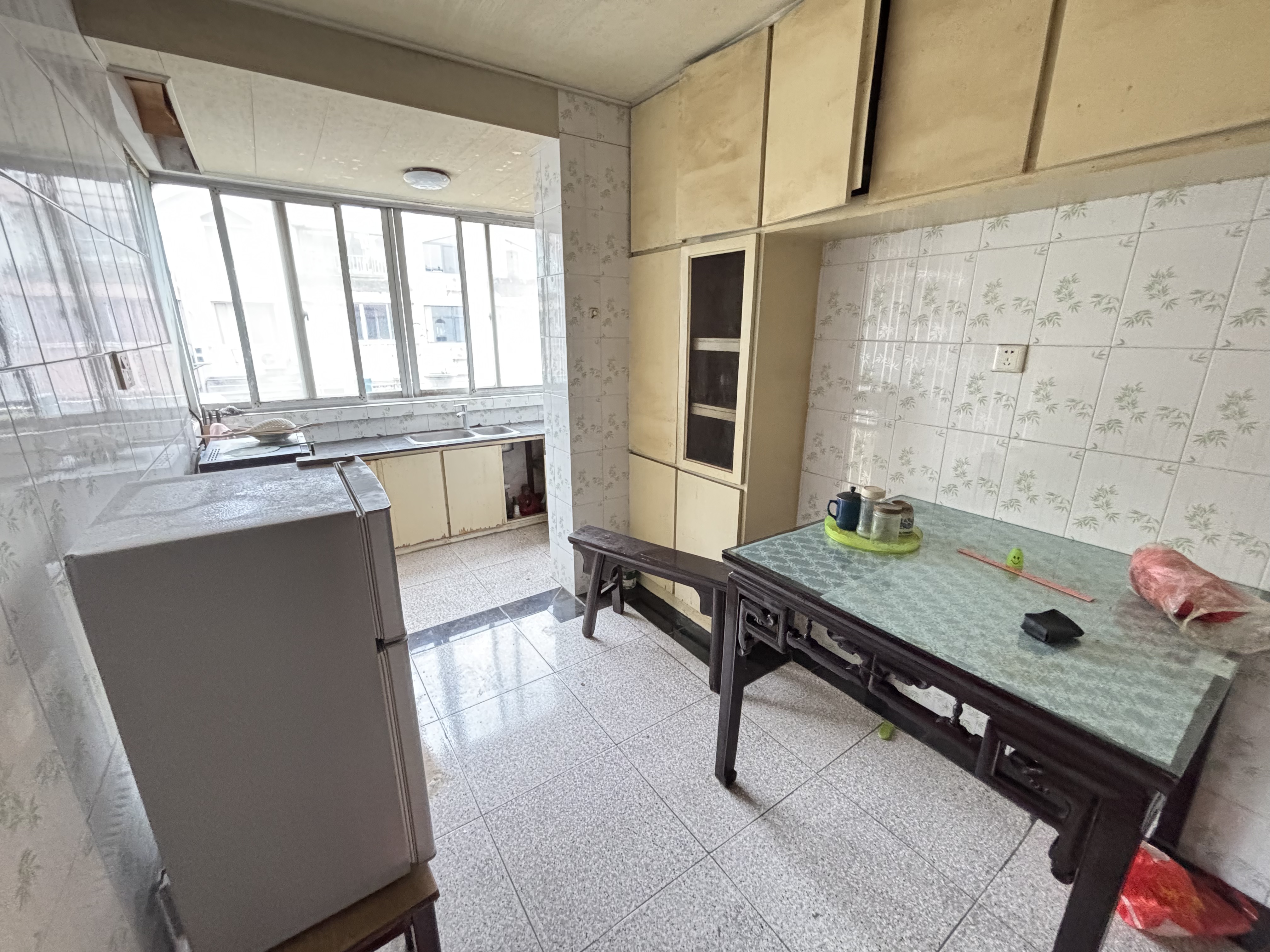 华侨花苑 2室1厅1卫 140.00m&sup2;
