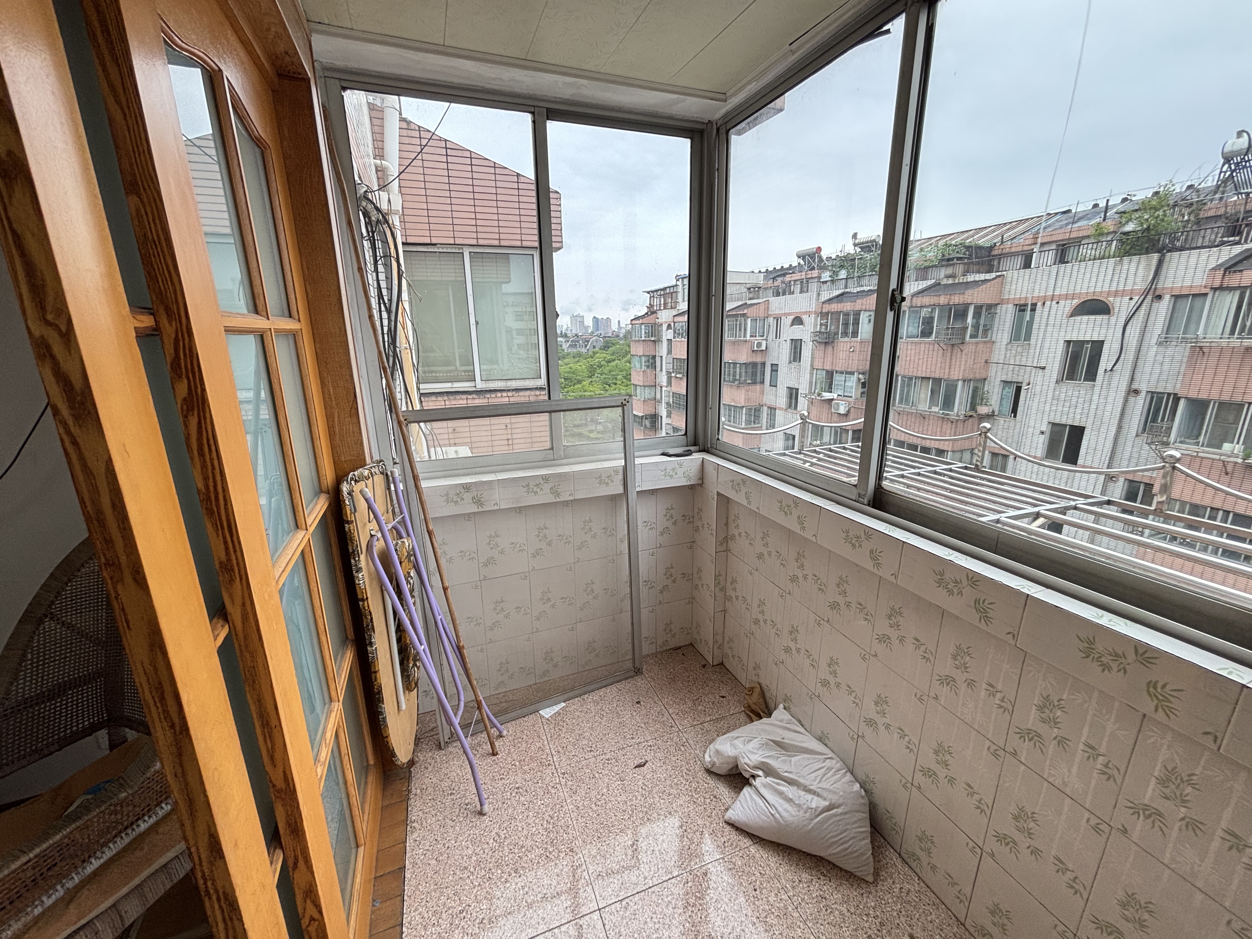 华侨花苑 2室1厅1卫 140.00m&sup2;