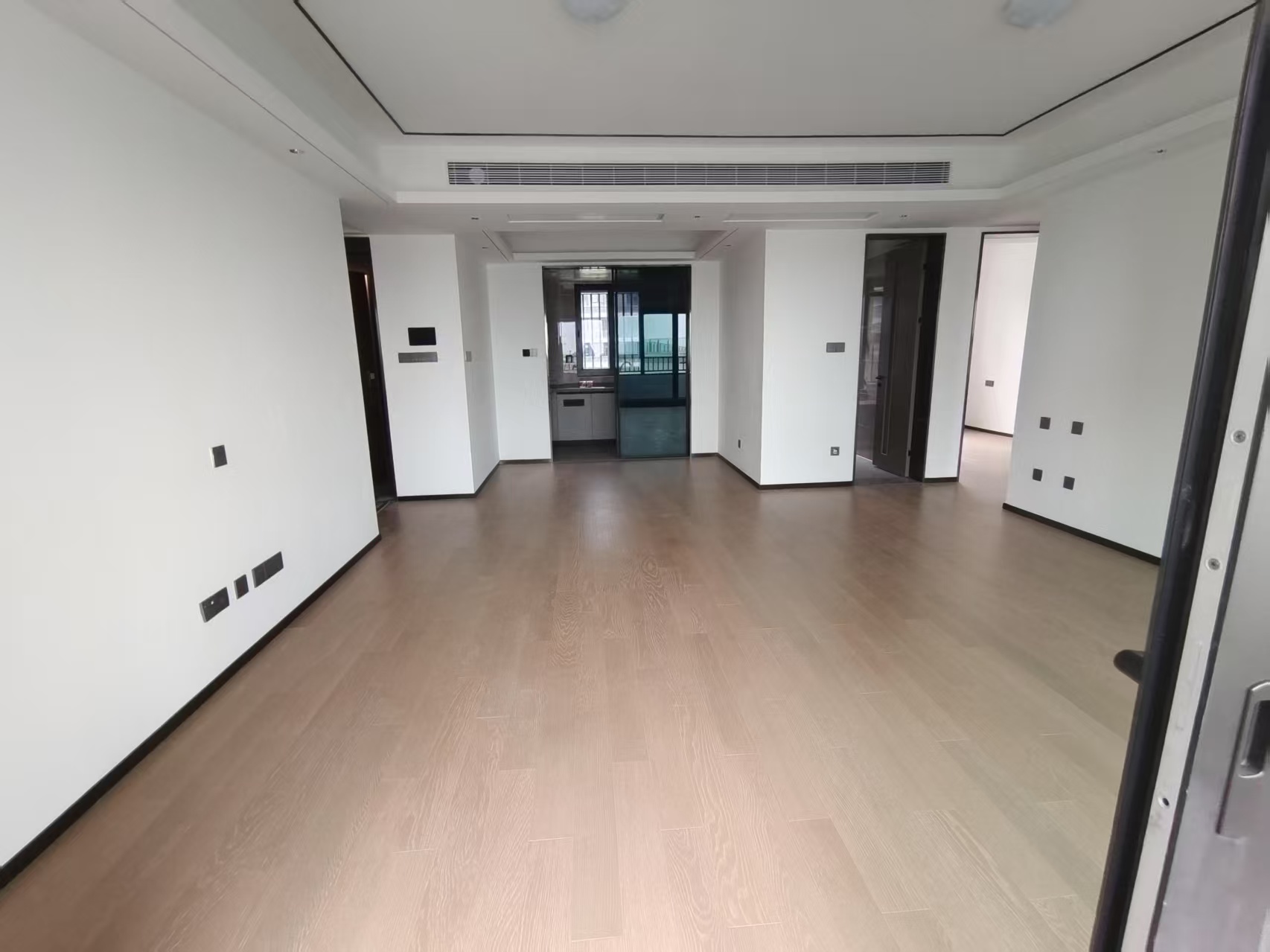 滨江道江园 3室2厅2卫 127m²