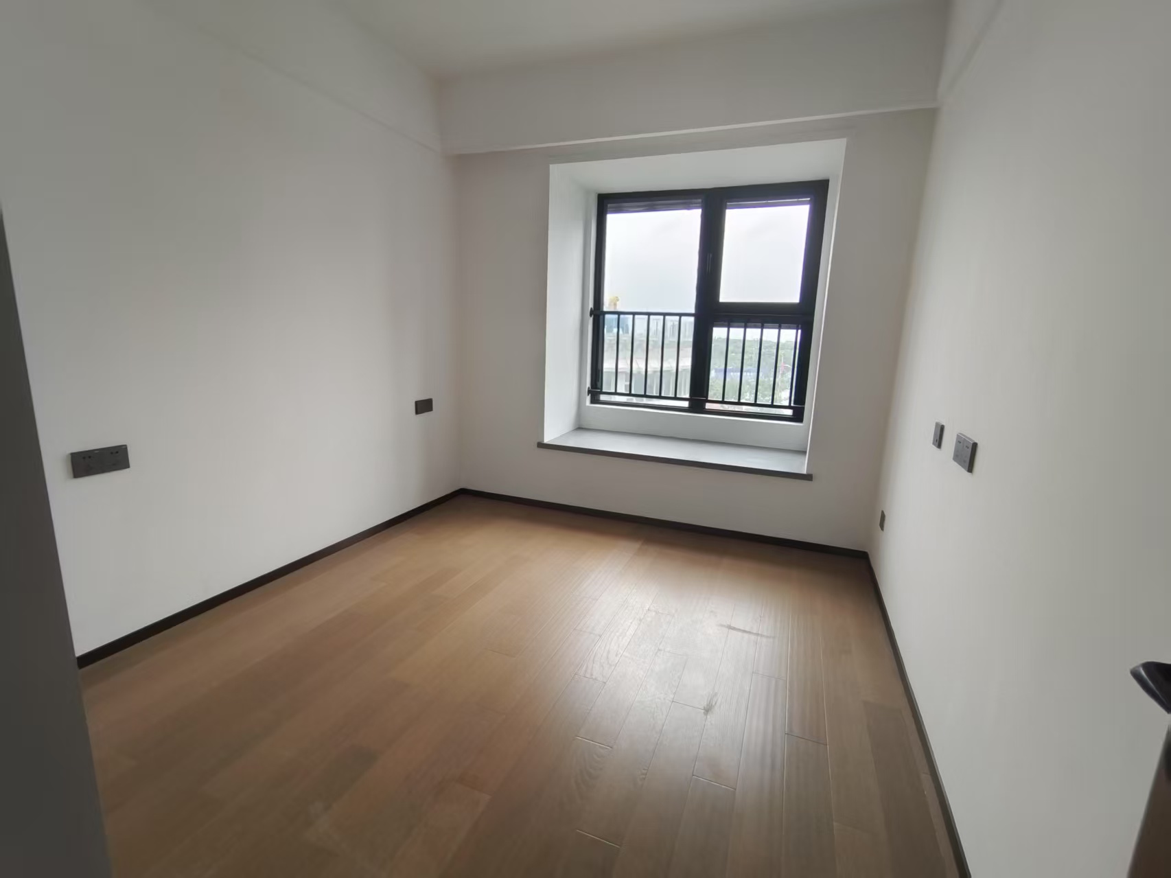 滨江道江园 3室2厅2卫 127m&sup2;