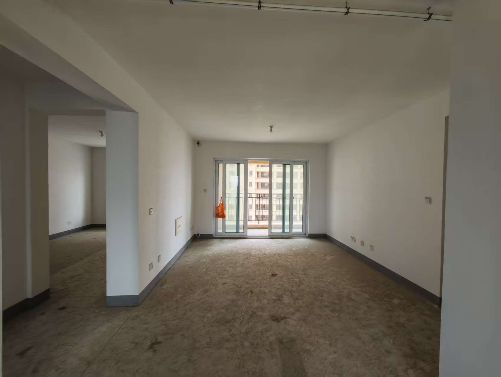 世茂九龙庭 3室2厅2卫 127m²