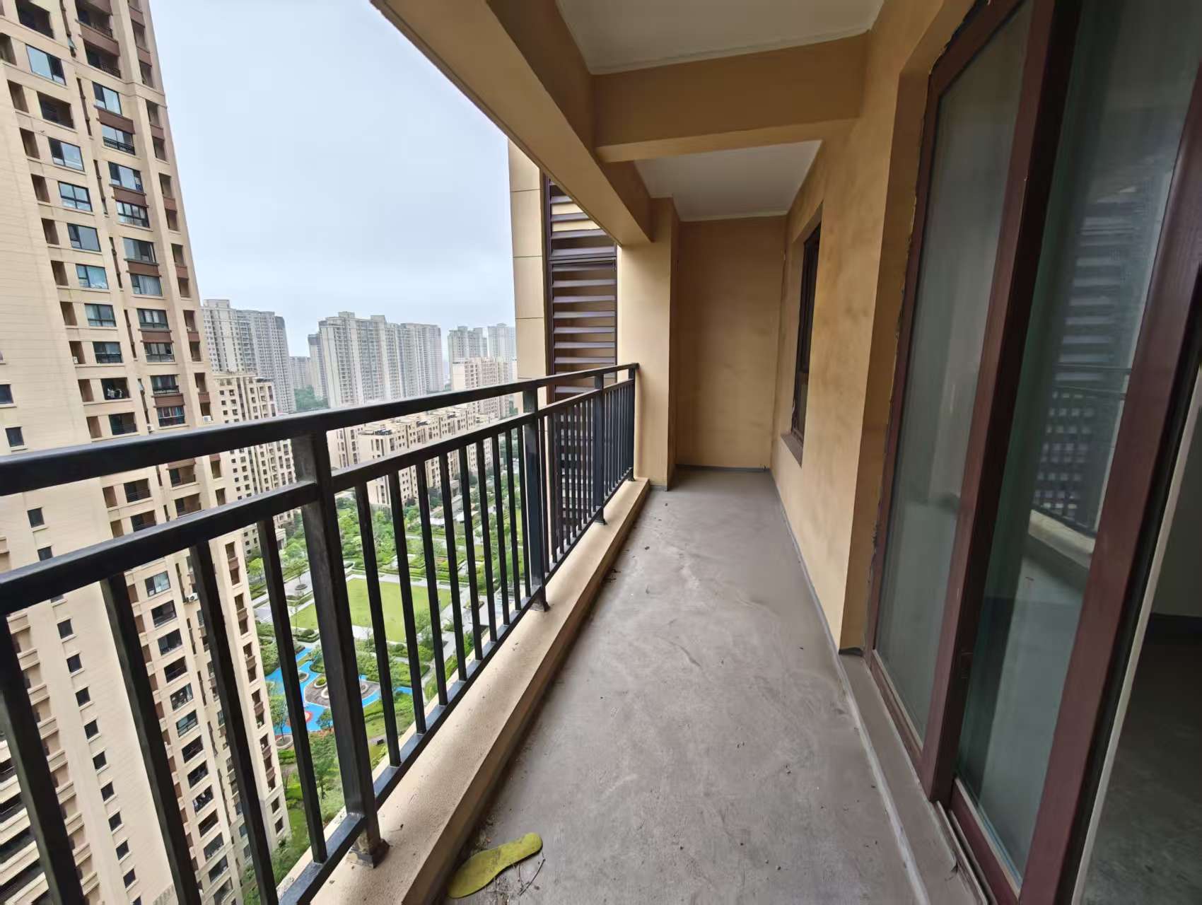 世茂九龙庭 3室2厅2卫 127m&sup2;