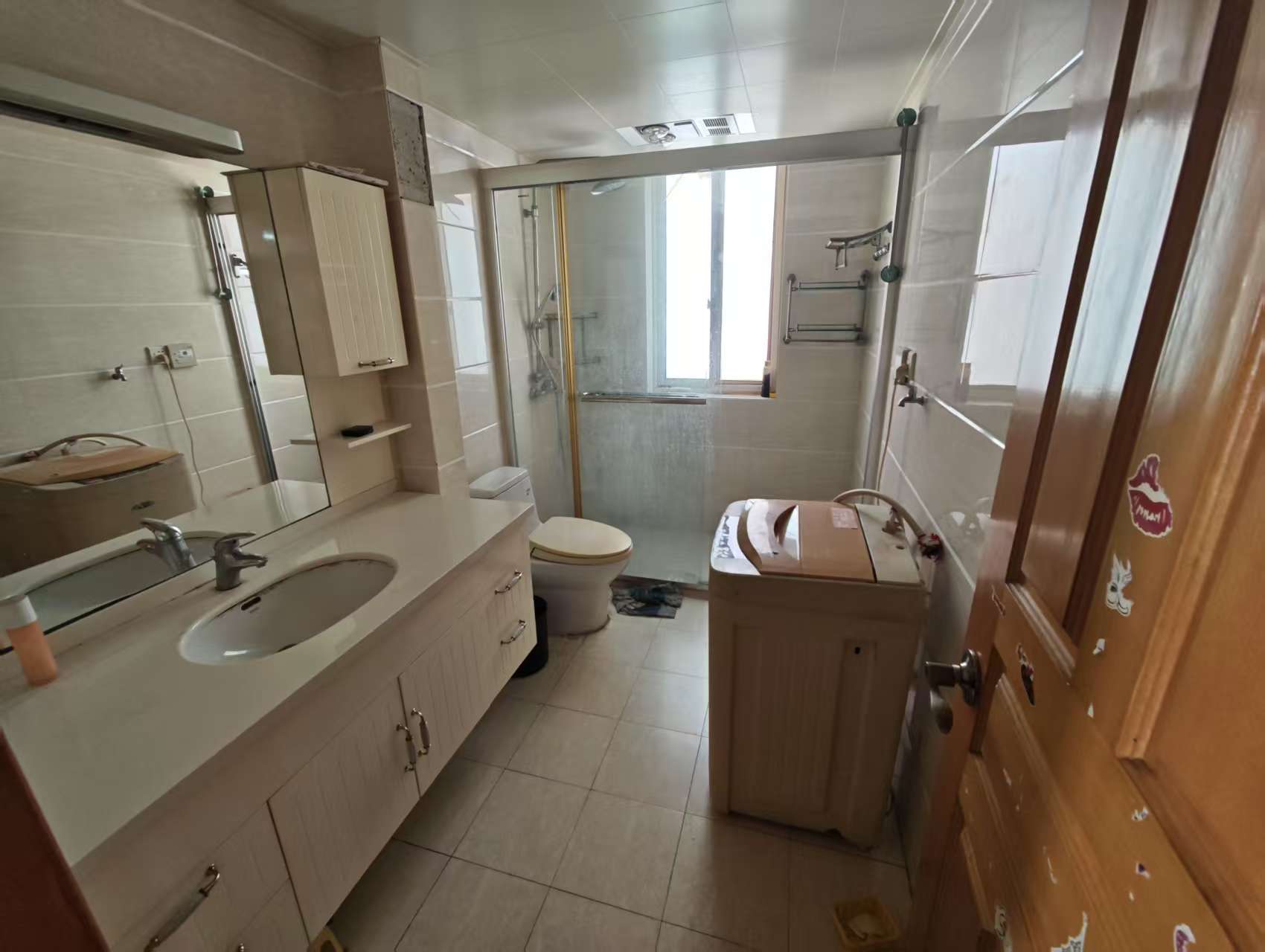 华侨花苑 3室2厅2卫 150m&sup2;