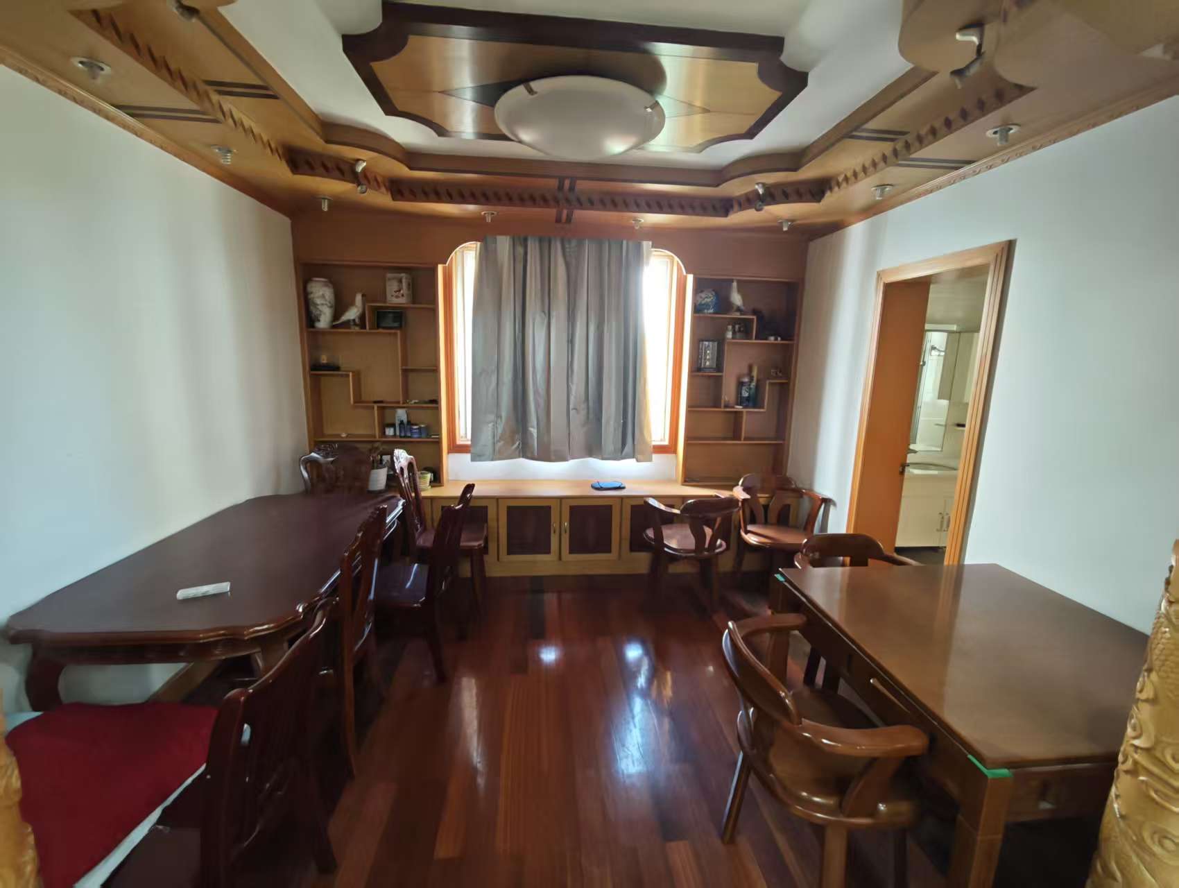 华侨花苑 3室2厅2卫 150m&sup2;