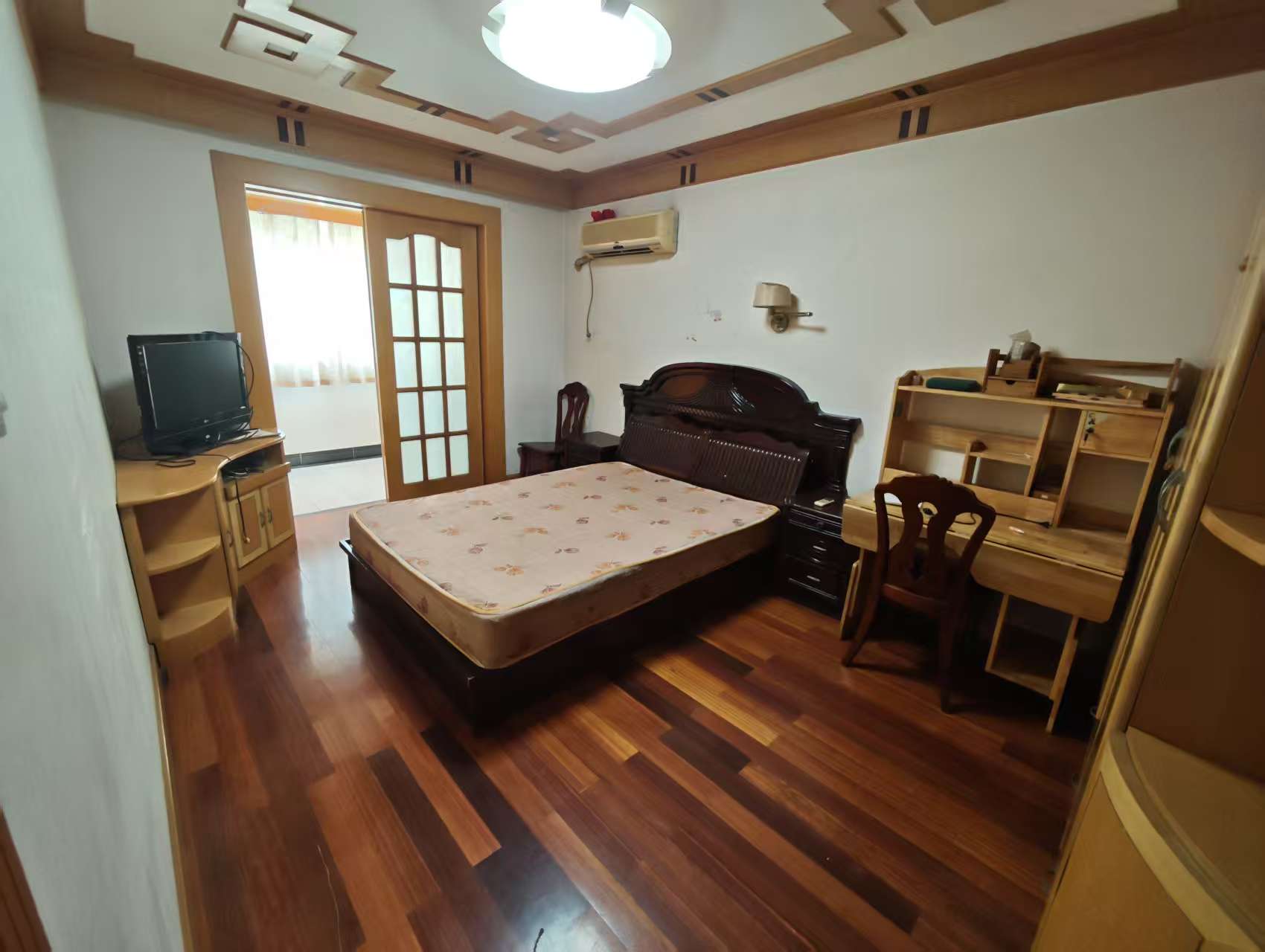 华侨花苑 3室2厅2卫 150m&sup2;