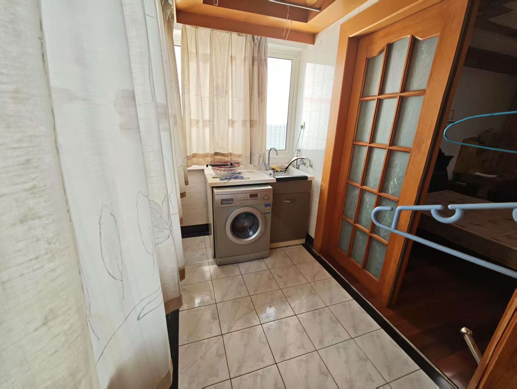 华侨花苑 3室2厅2卫 150m&sup2;