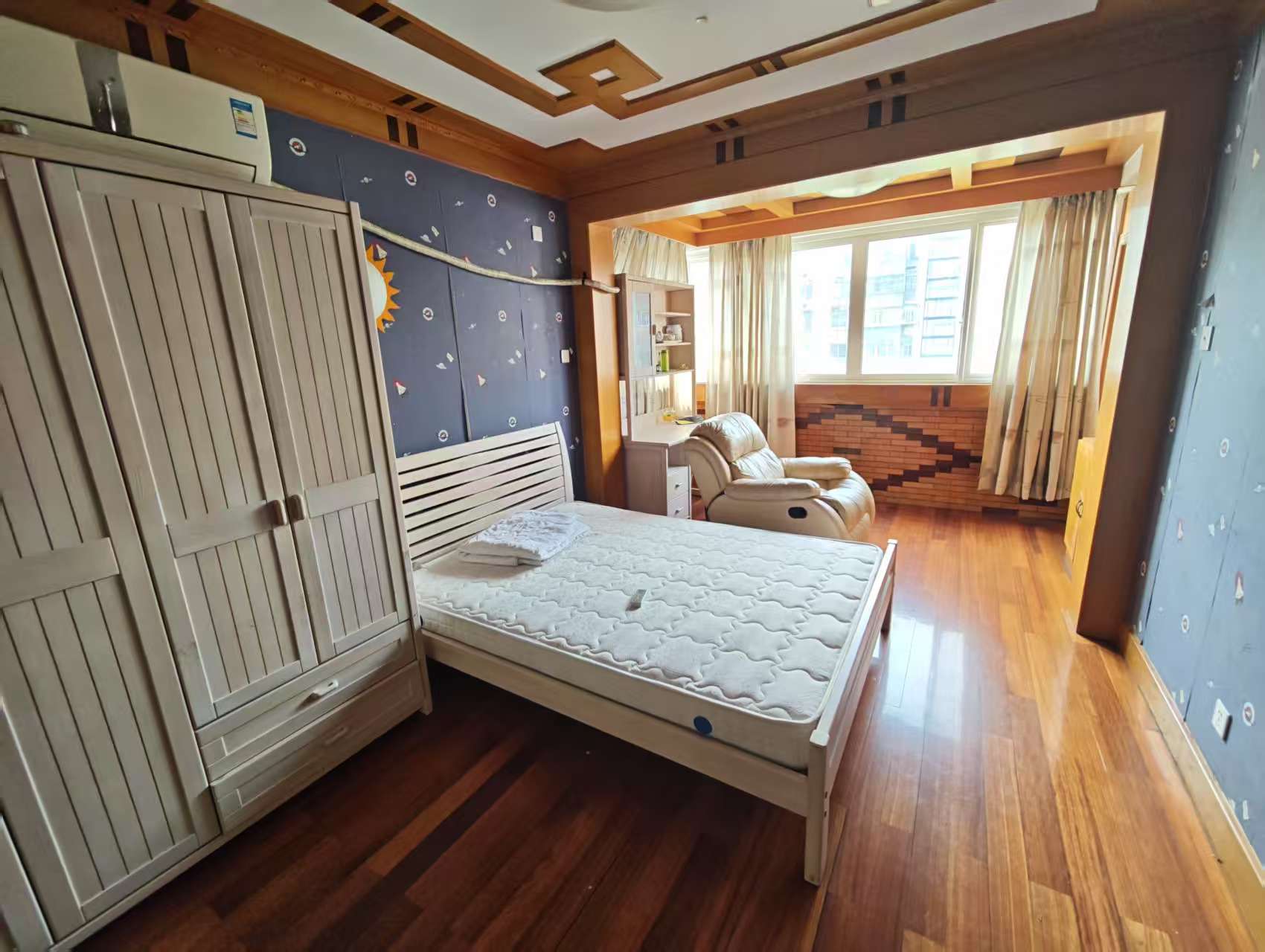 华侨花苑 3室2厅2卫 150m&sup2;