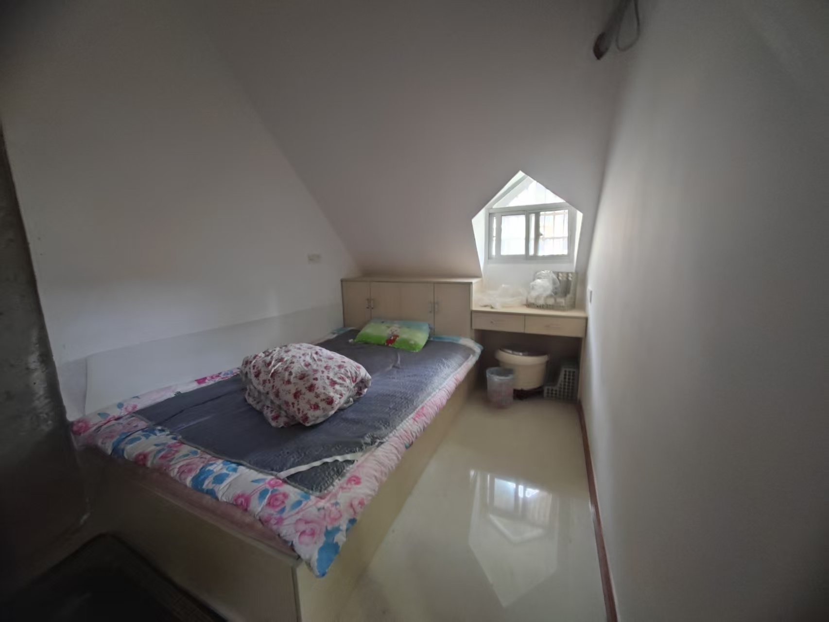 景河苑 3室2厅2卫 77.50m&sup2;