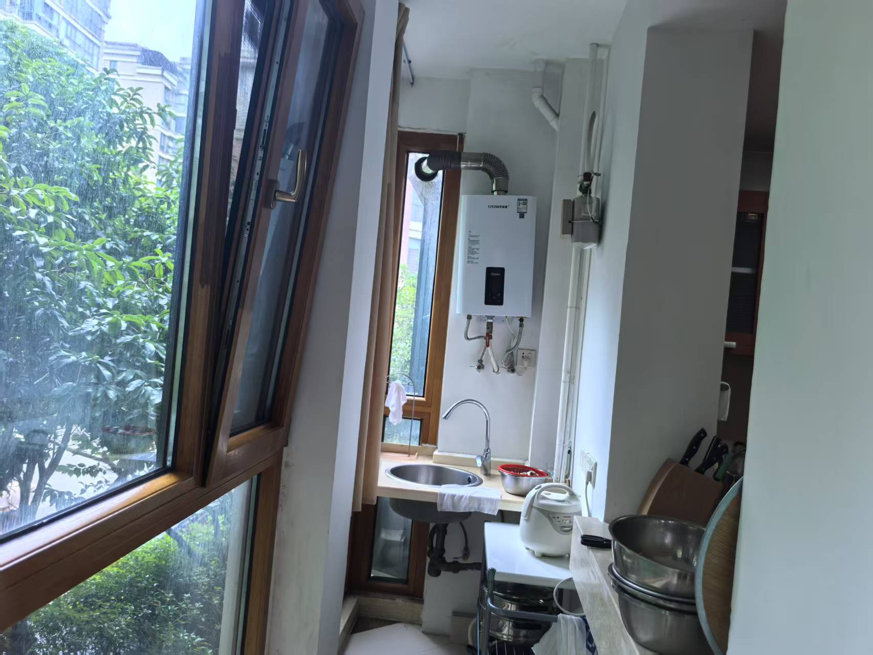 凤凰莱茵苑 2室1厅2卫 142.18m&sup2;