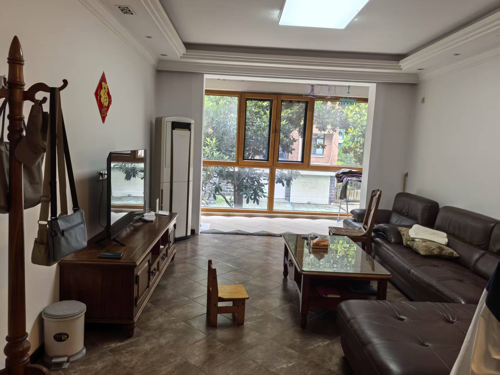 凤凰莱茵苑 2室1厅2卫 142.18m&sup2;