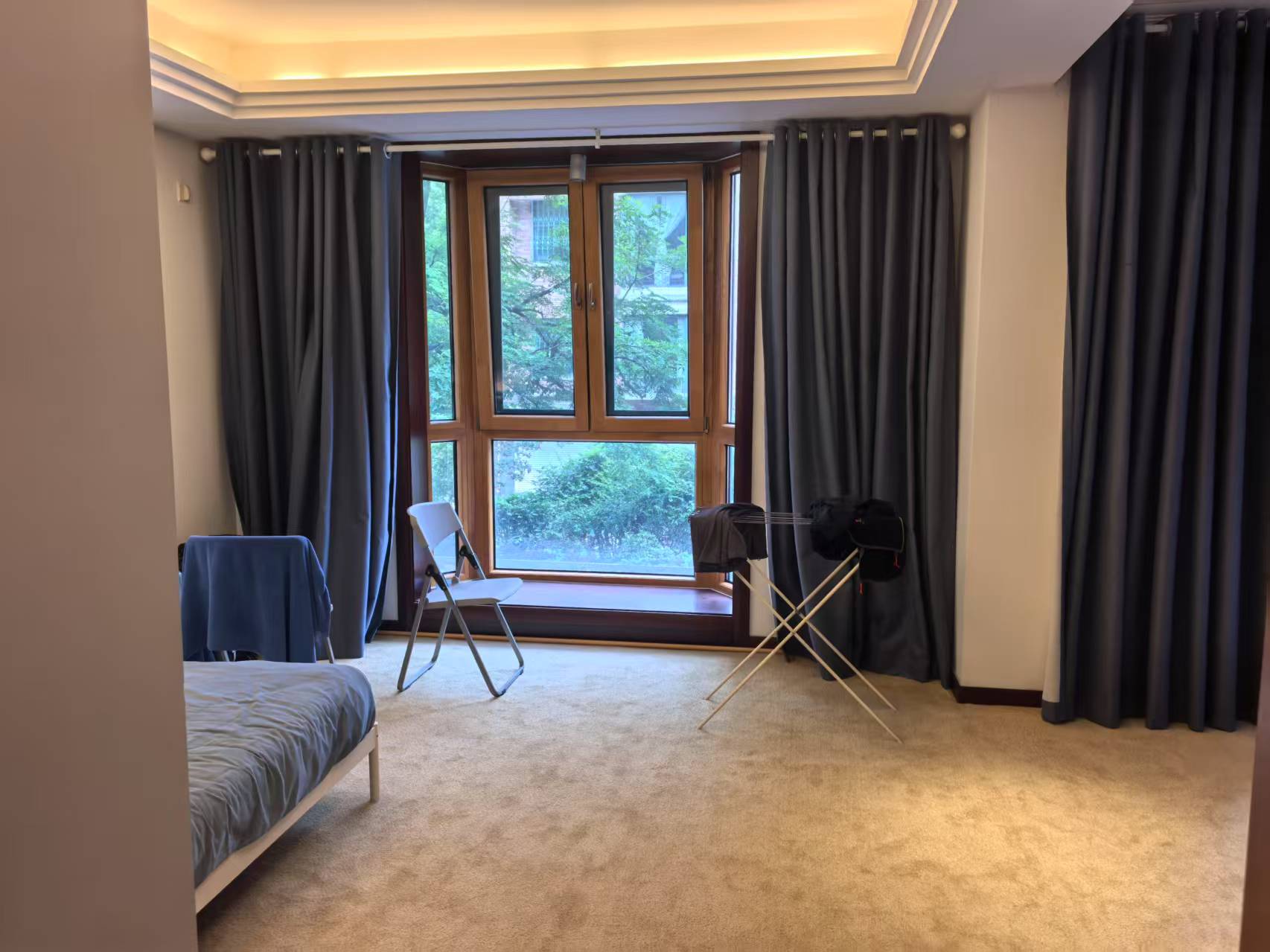 凤凰莱茵苑 2室1厅2卫 142.18m&sup2;