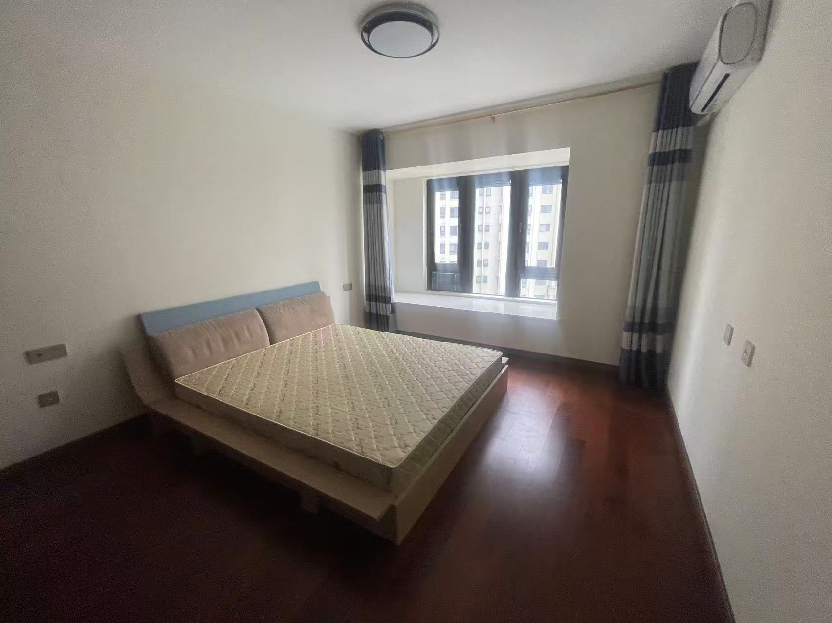 中南万科大都会 3室2厅2卫 125m&sup2;