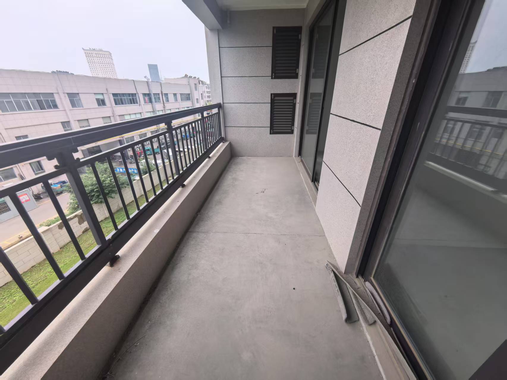 融创荣润&middot;玖樟台 3室2厅2卫 100m&sup2;