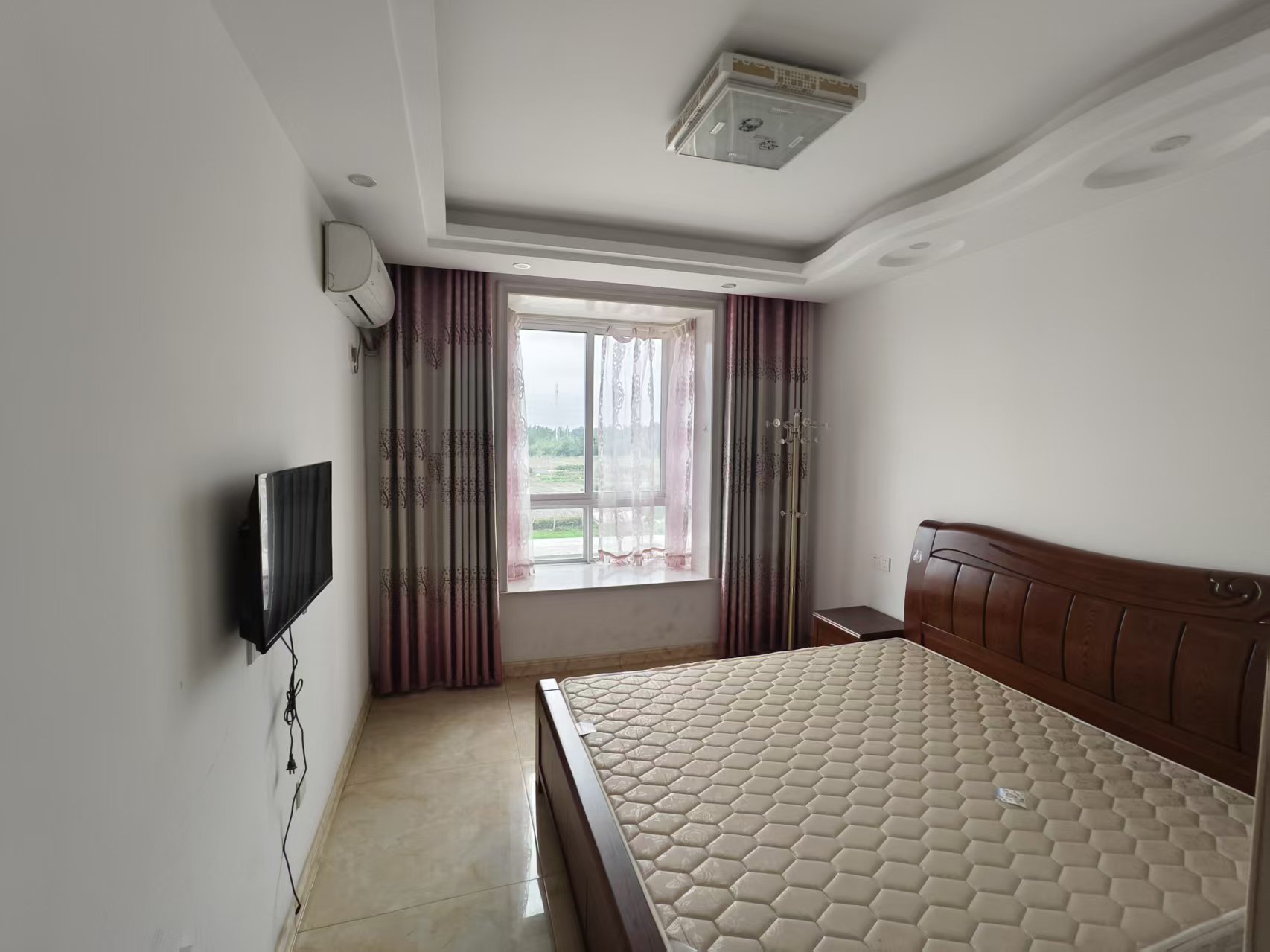 金泰花园B区 3室2厅1卫 105m&sup2;