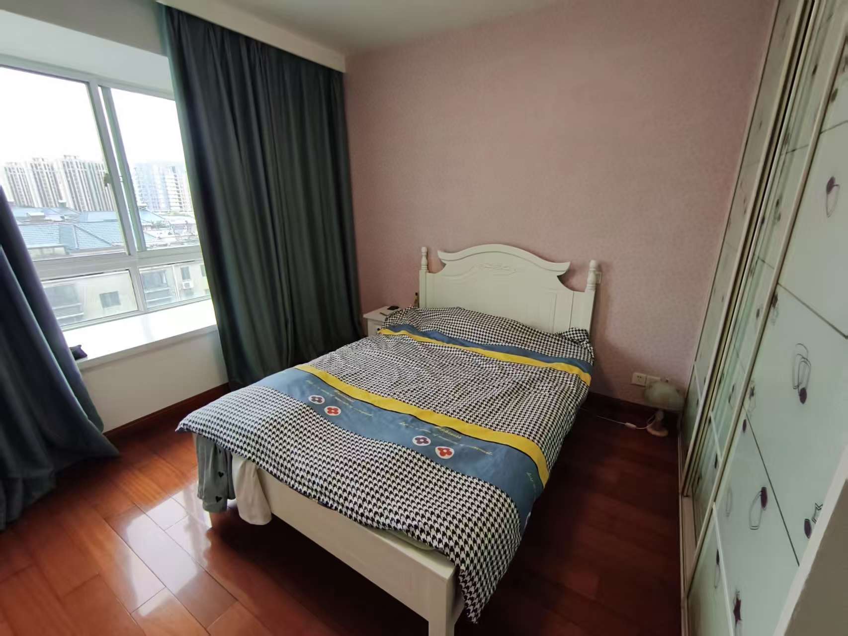 新城小区 3室2厅2卫 145.2m&sup2;