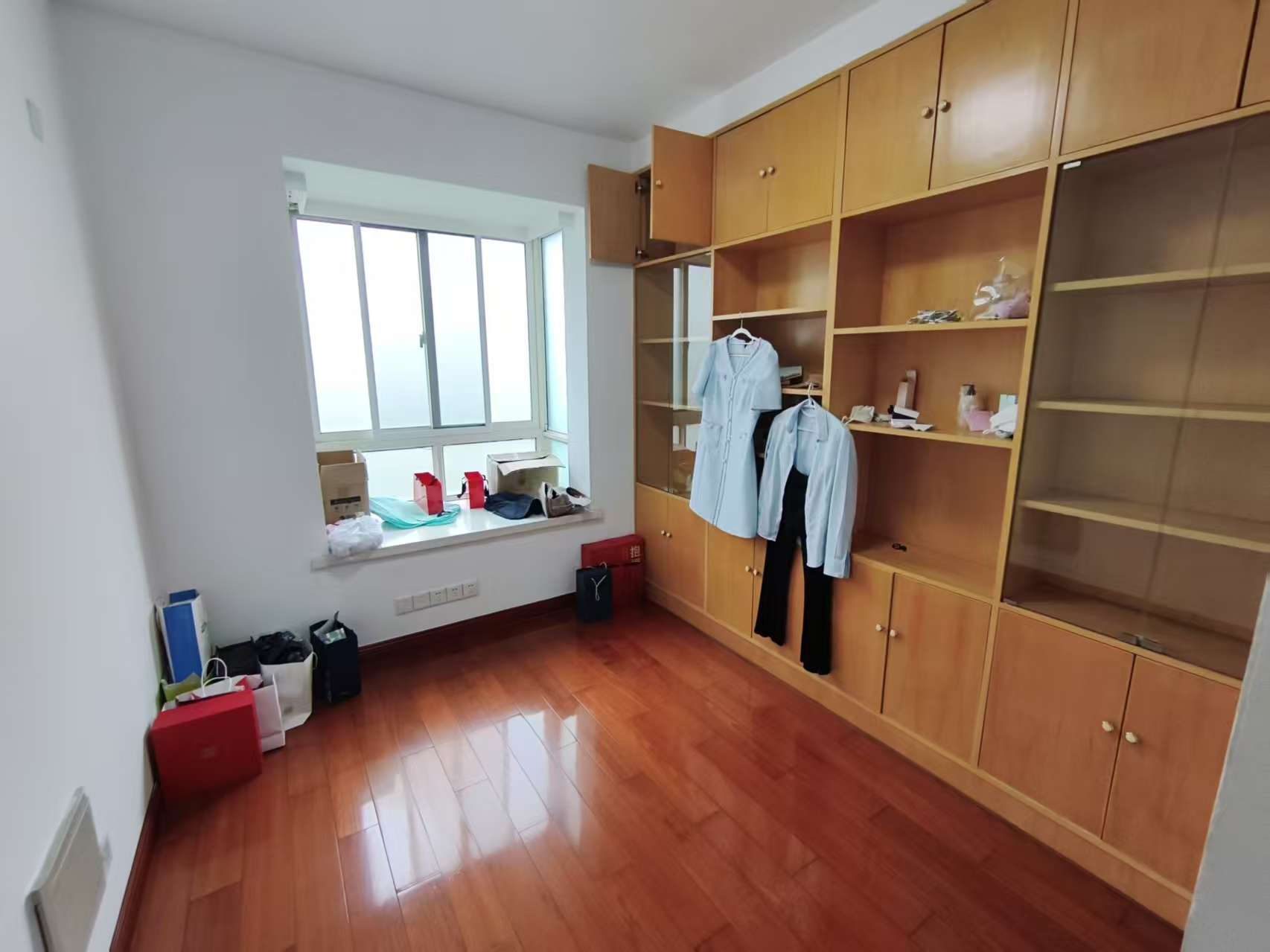 新城小区 3室2厅2卫 145.2m&sup2;