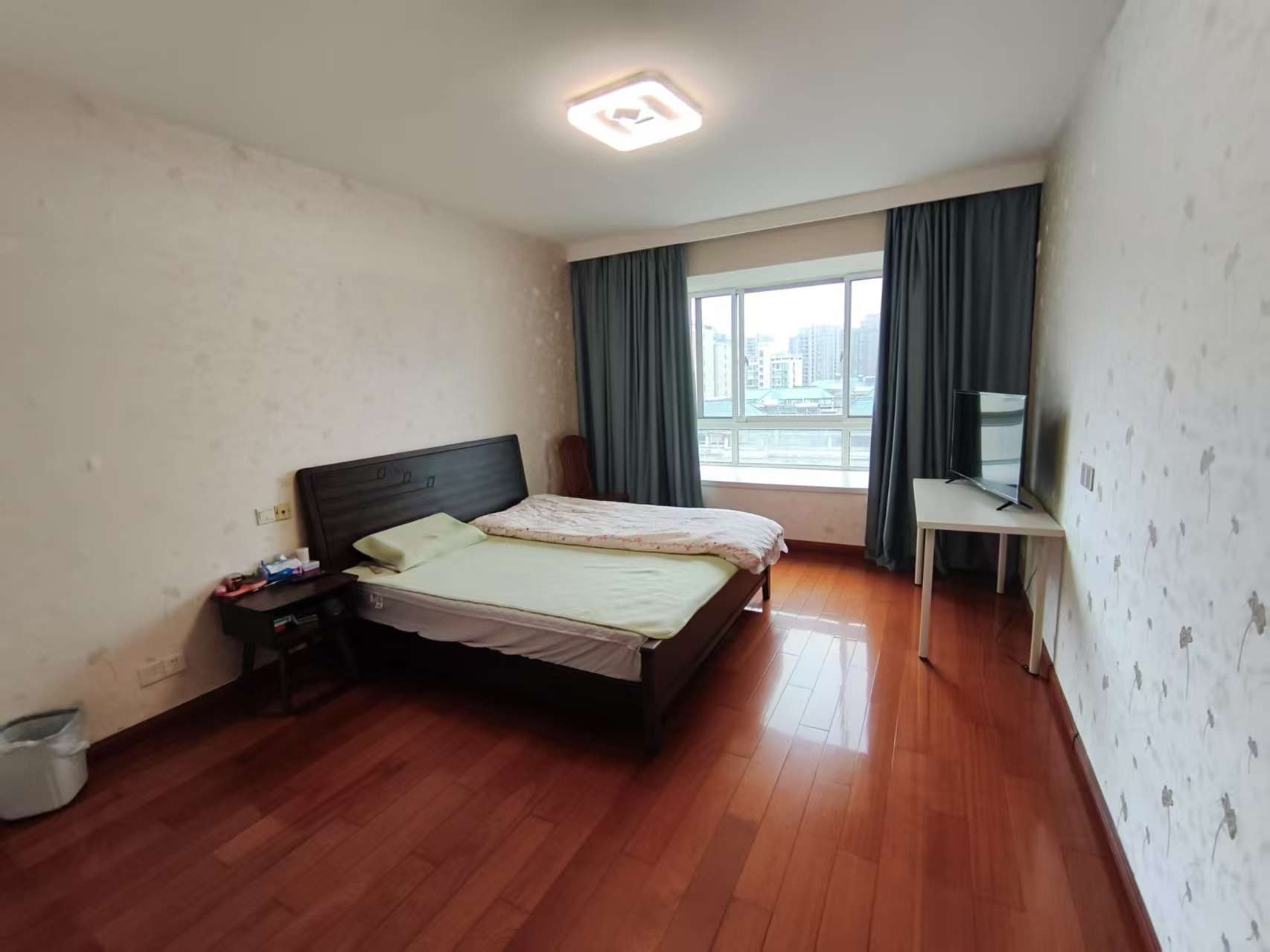 新城小区 3室2厅2卫 145.2m&sup2;