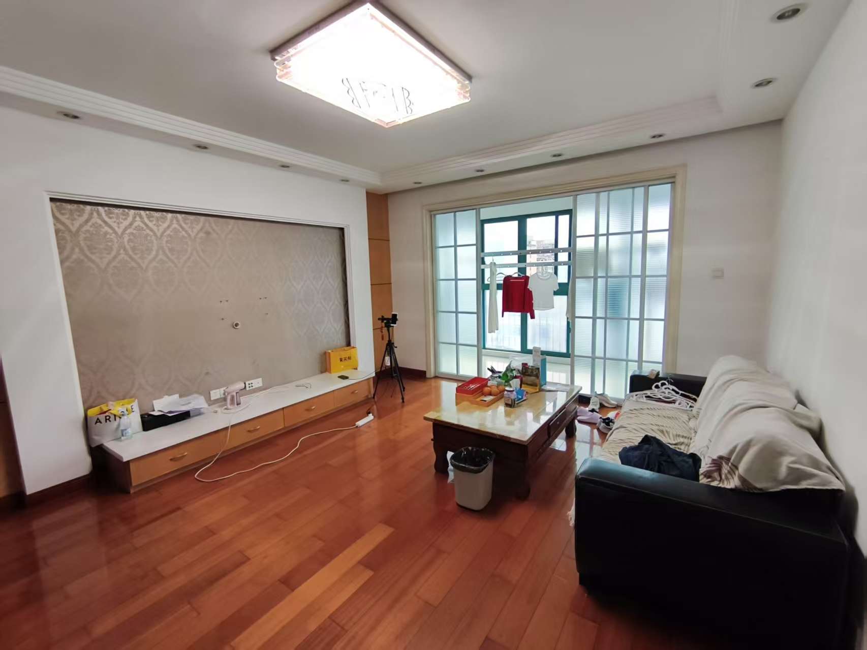 新城小区 3室2厅2卫 145.2m²