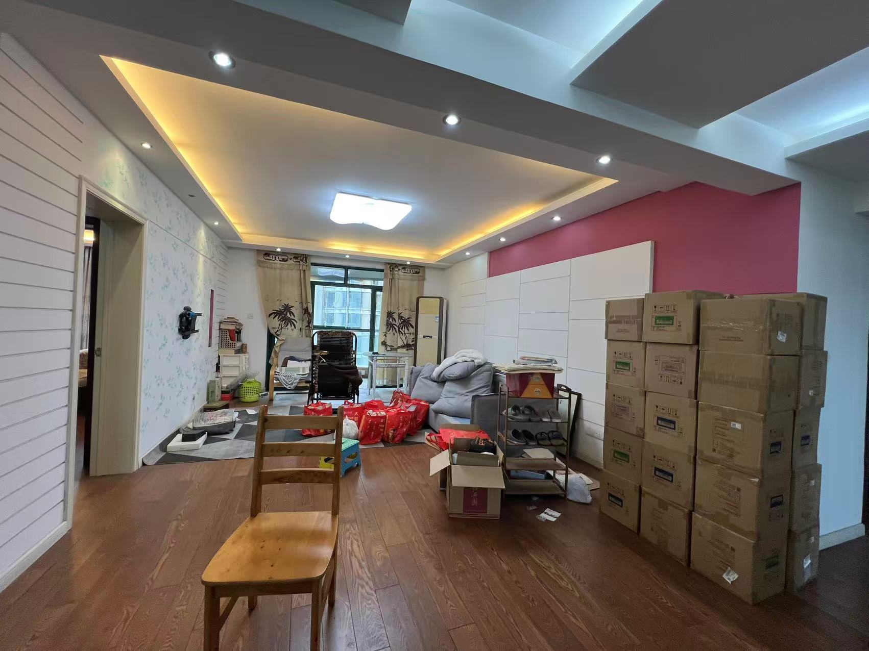 凤凰莱茵苑 3室2厅1卫 145m&sup2;
